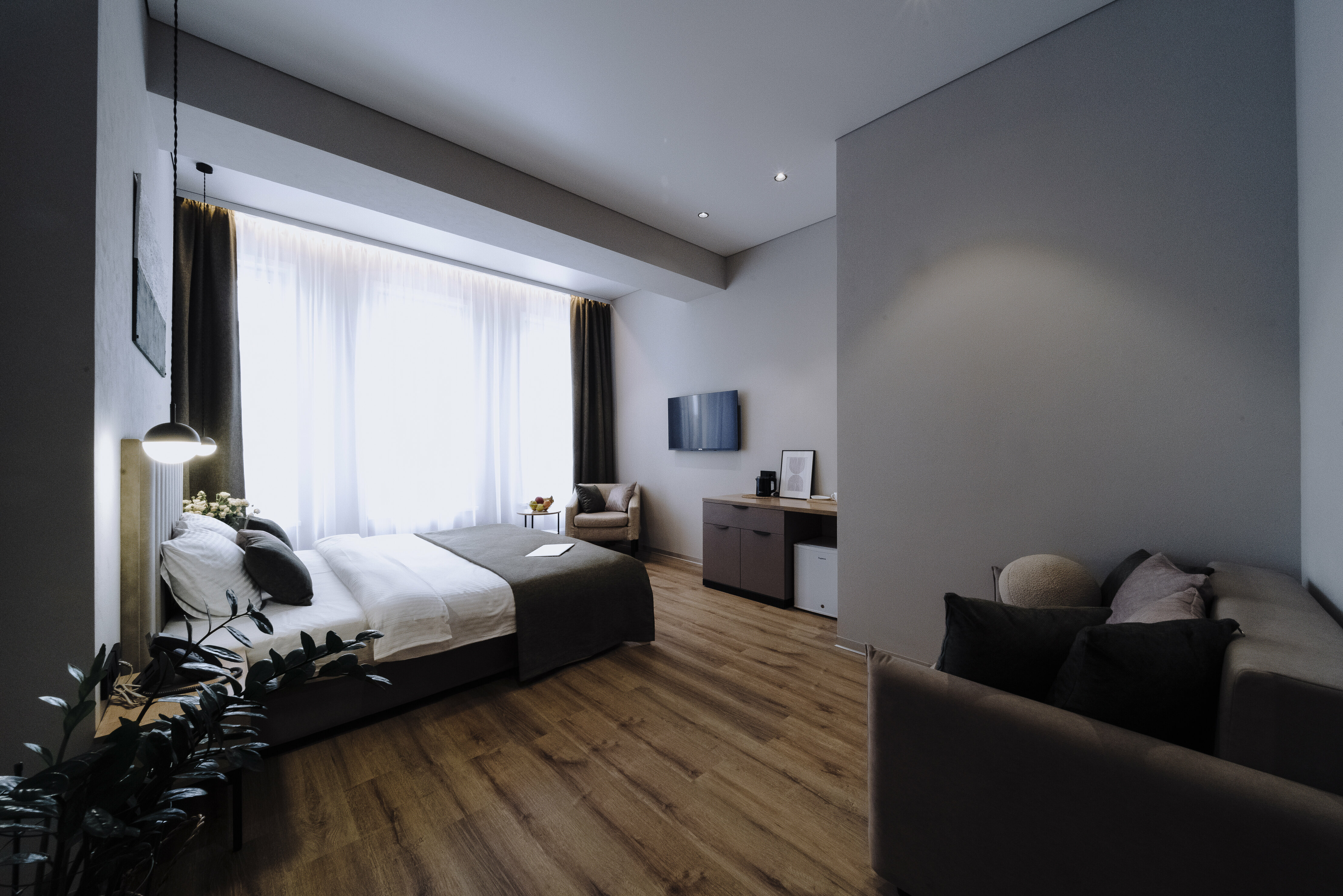 Трехместный номер с диваном