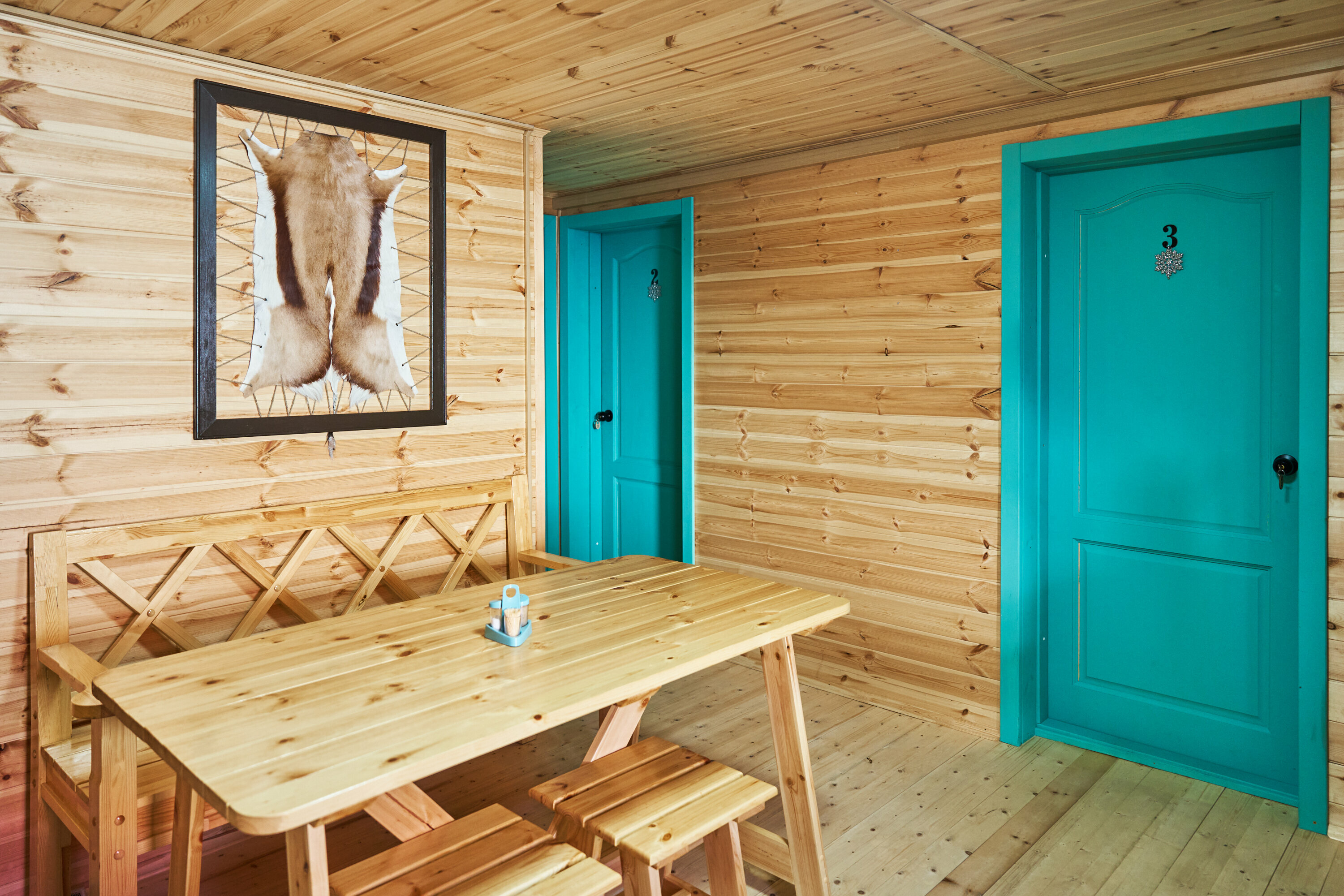 Трехместный номер с видом на озеро