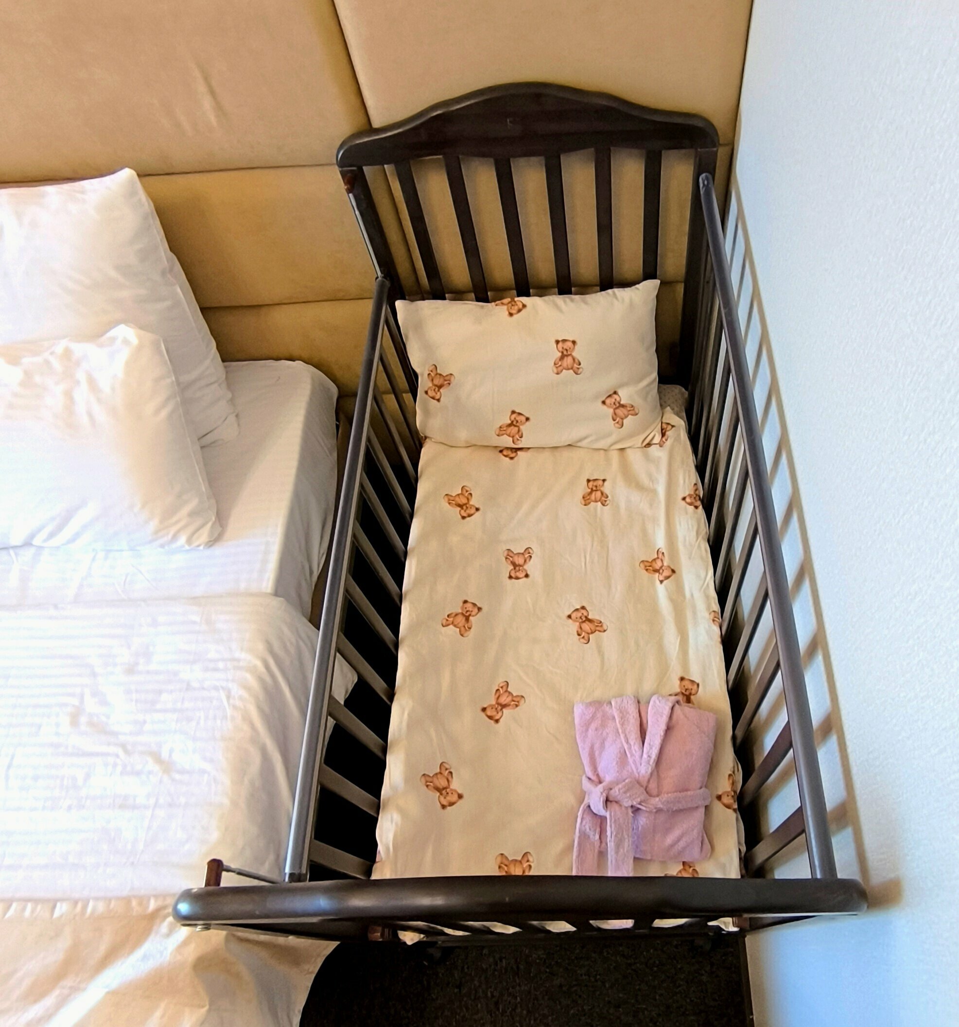 Трехместный номер с видом на озеро