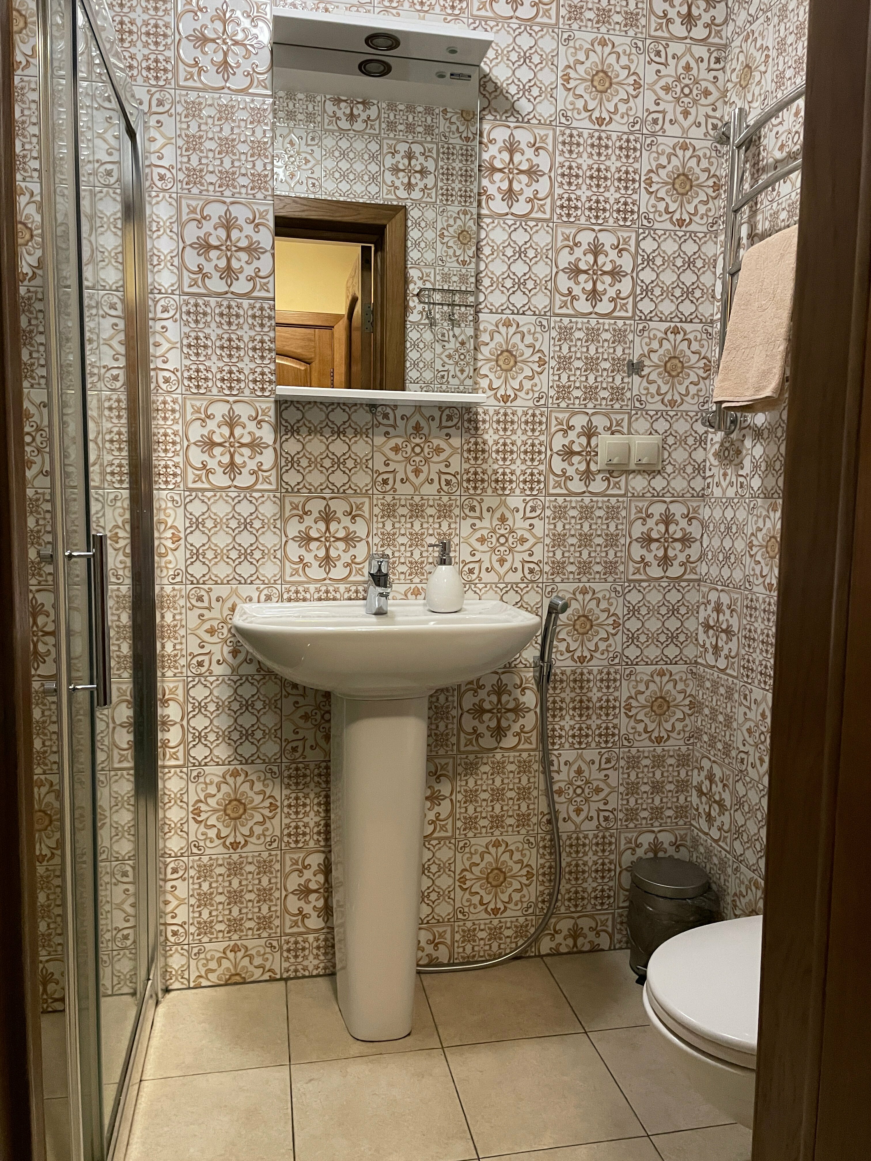 Cемейный номер с собственной ванной комнатой