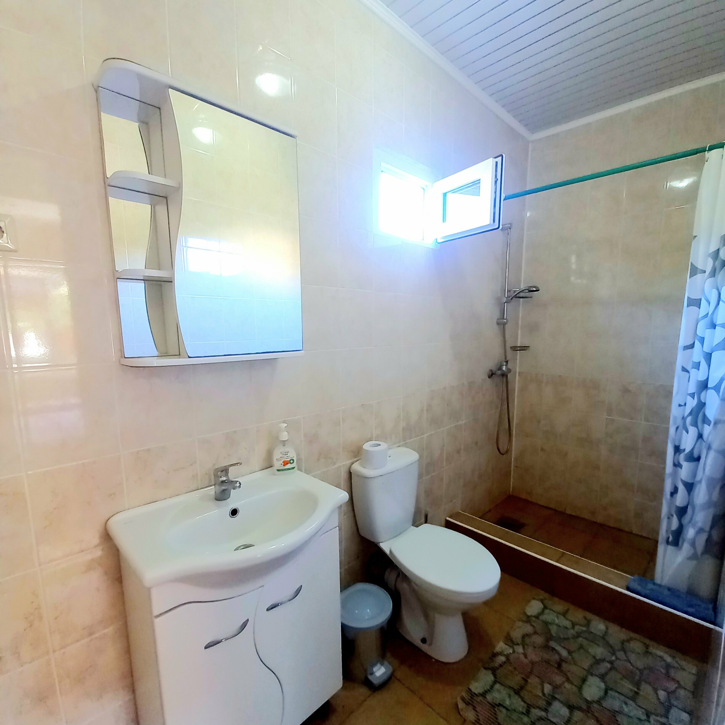 Четырехместный номер с видом на море