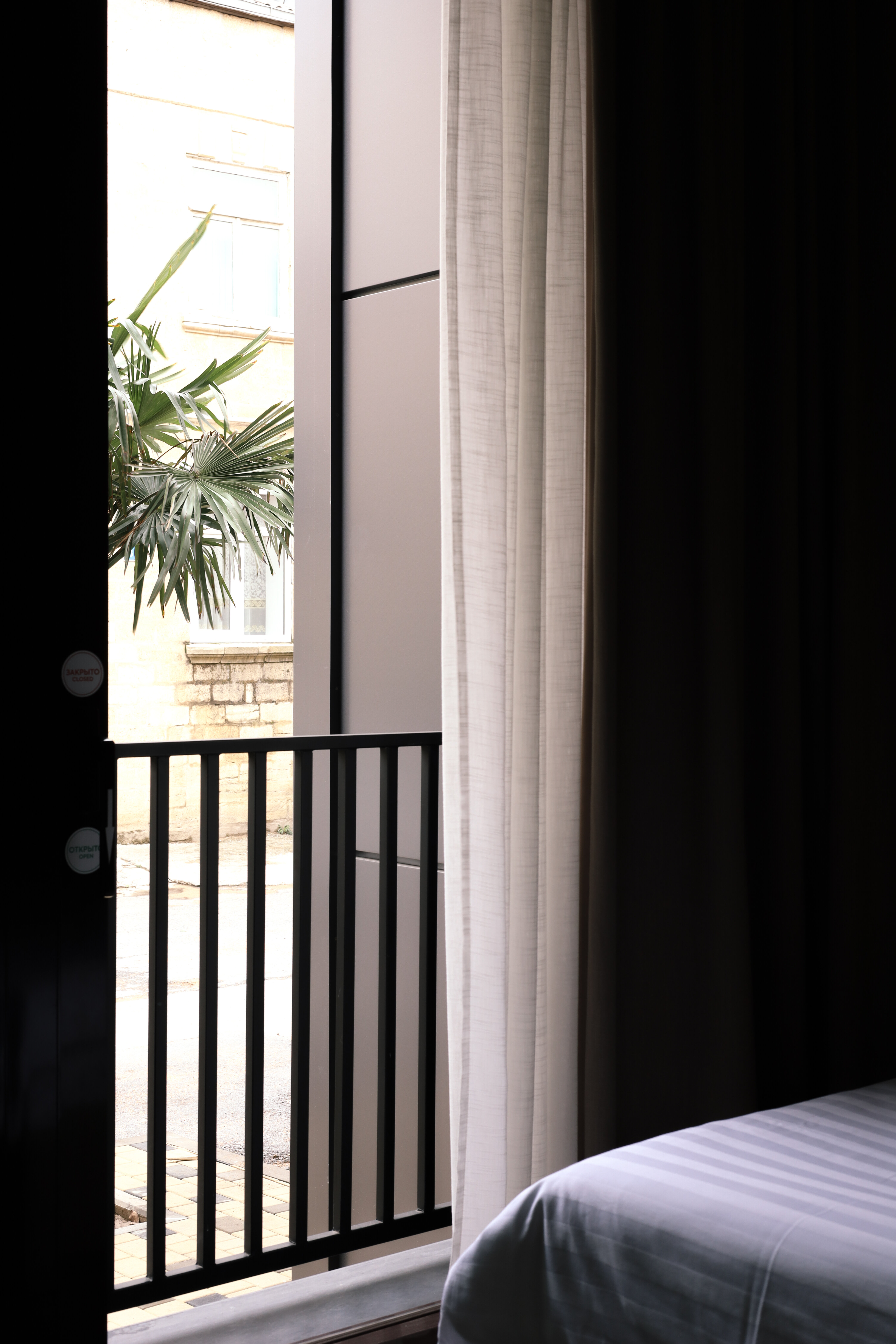 Просторный двухместный номер с 2 отдельными кроватями