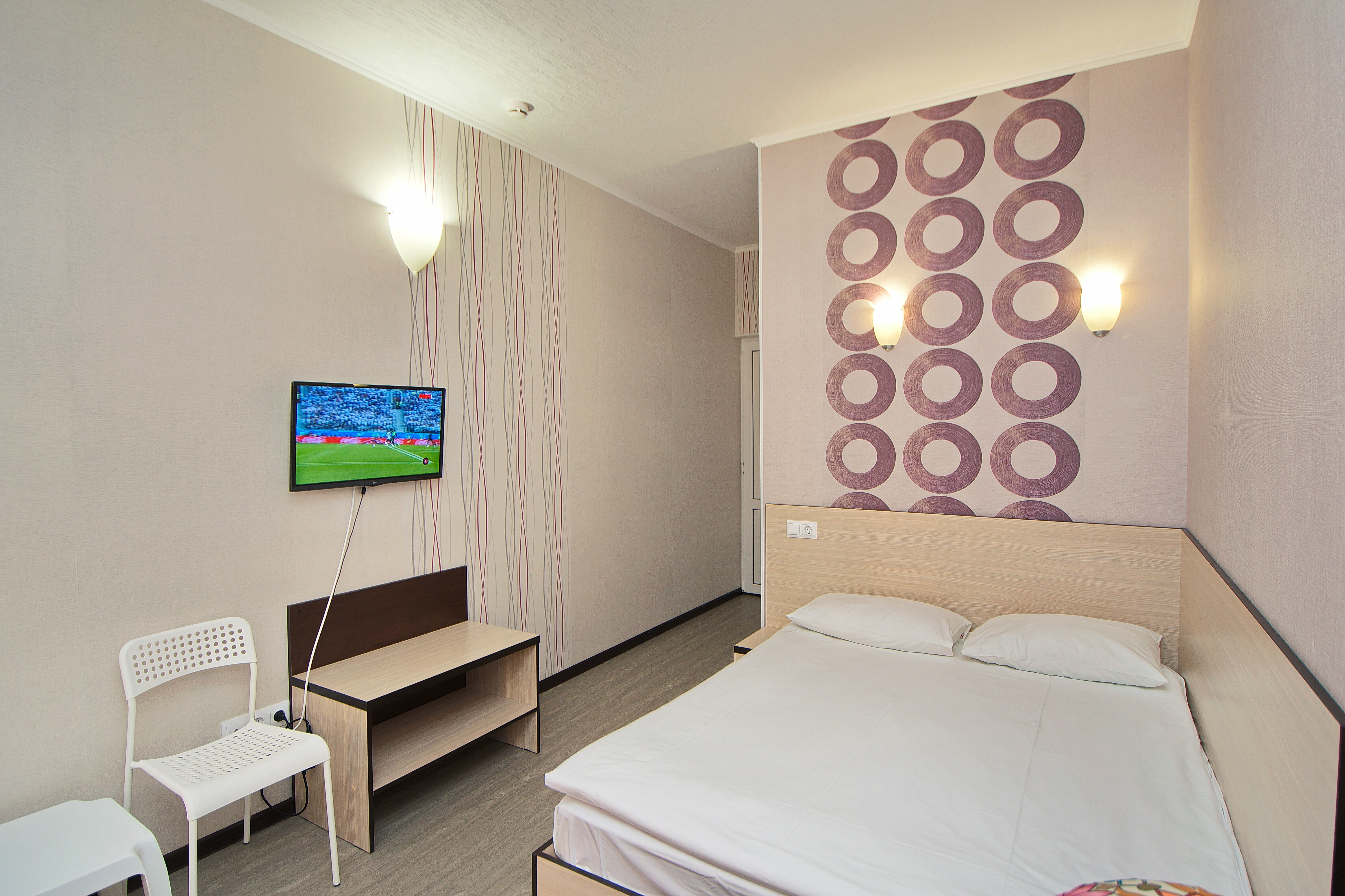 Стандартный 2х-местный с диваном и двуспальной кроватью