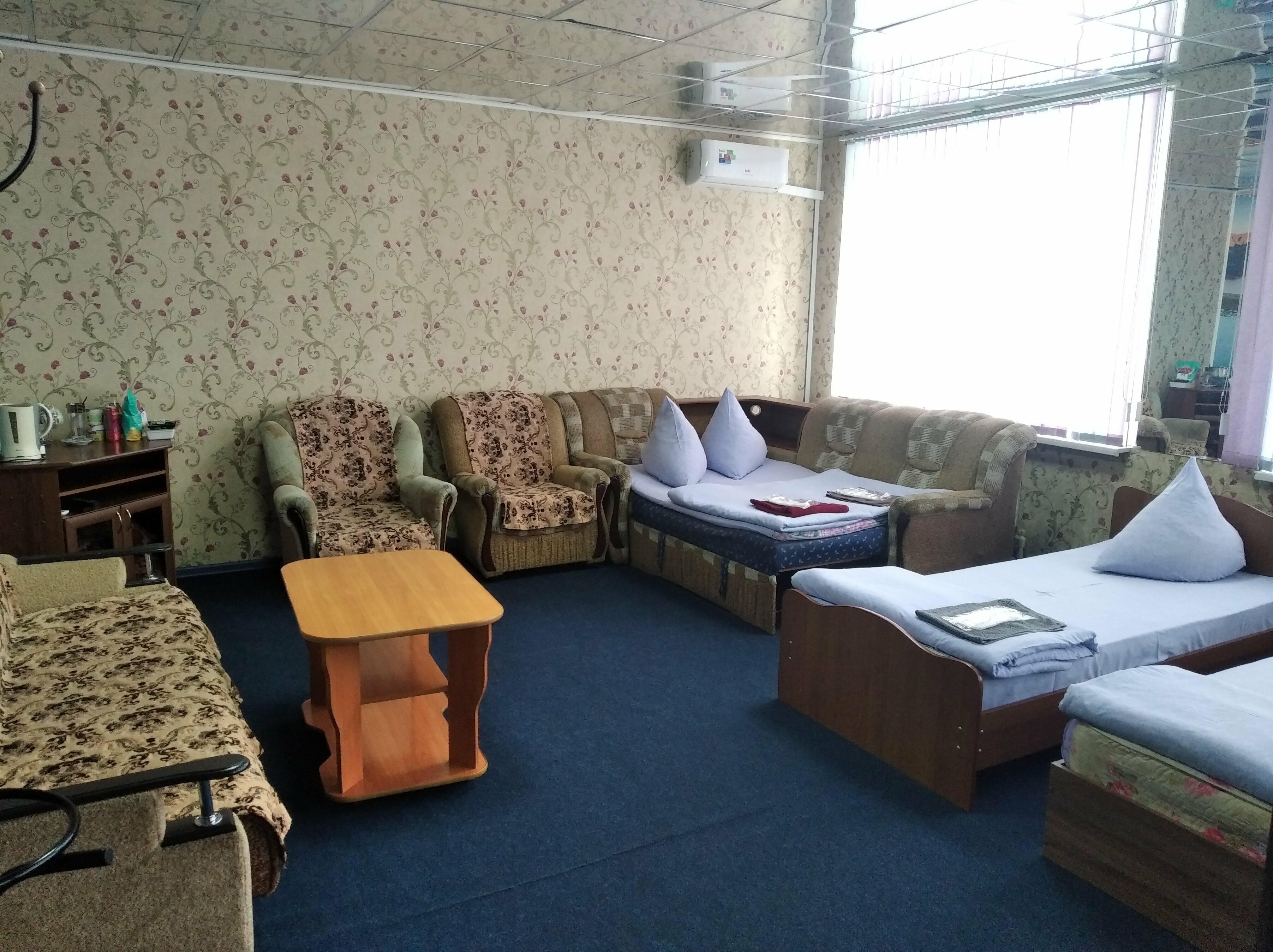 Двухместный номер с 1 кроватью или 2 отдельными кроватями и дополнительной кроватью