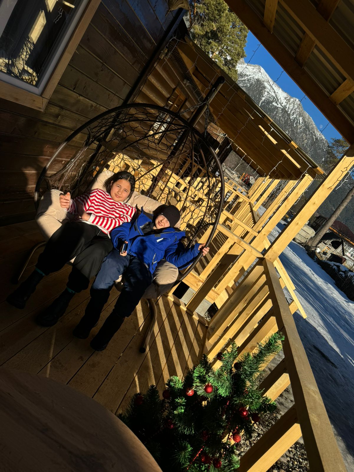 Четырехместный номер с видом на горы