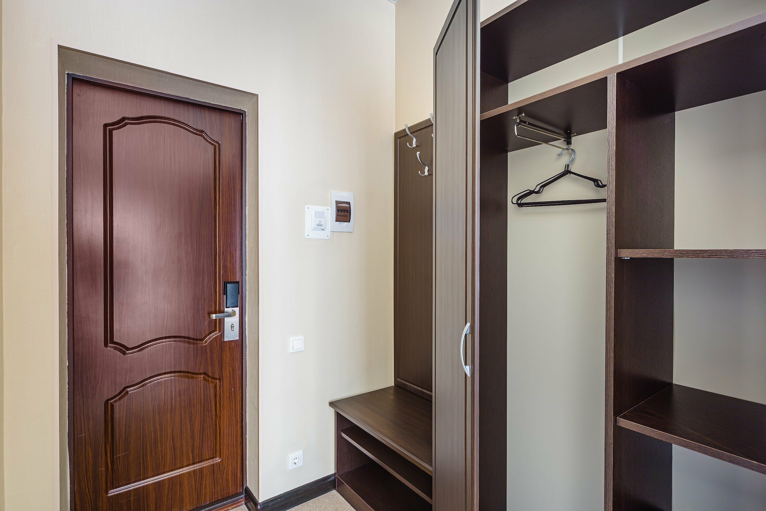 Трехместный номер «Комфорт» с душем