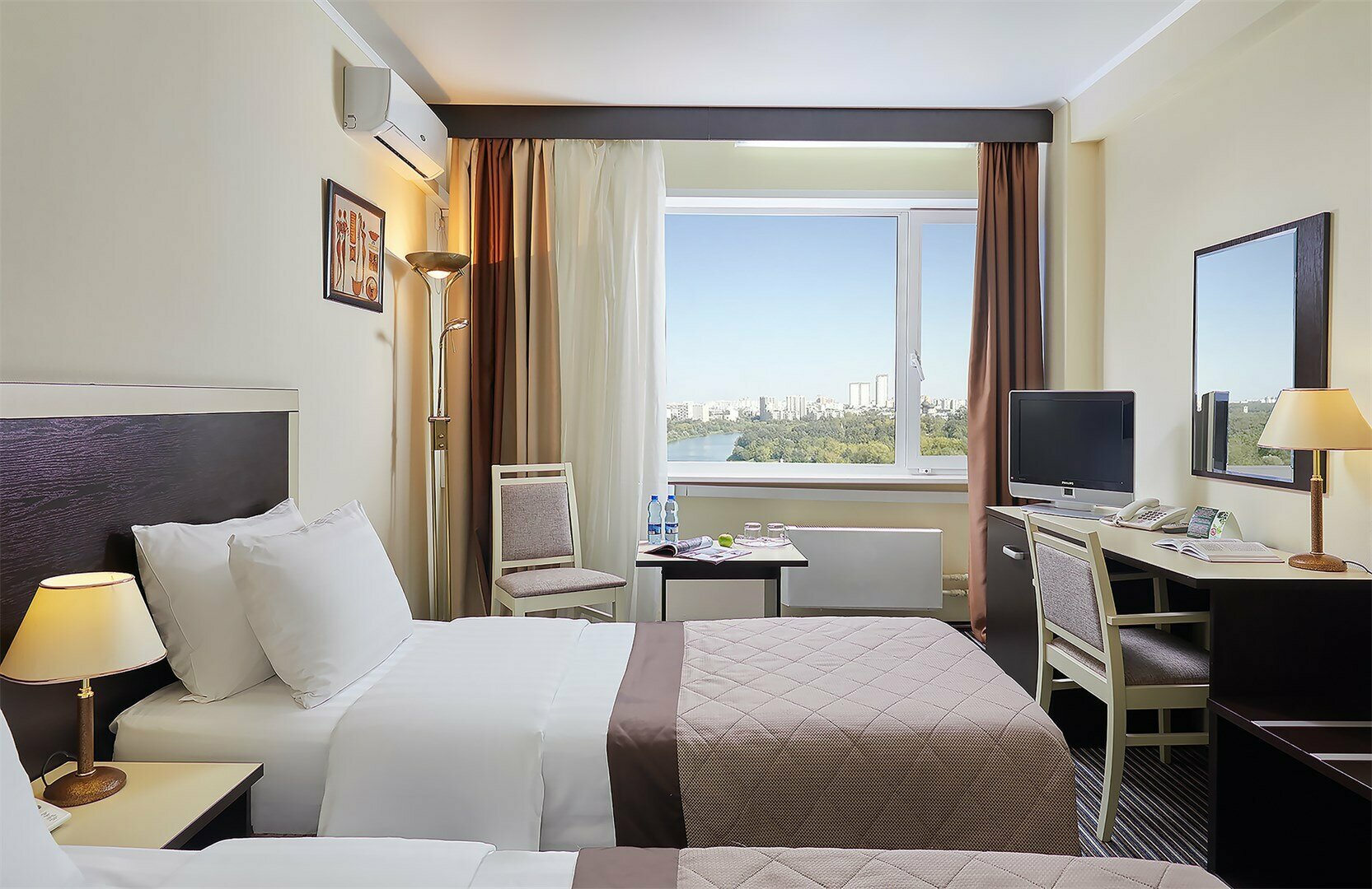 Бизнес плюс с двумя кроватями --- (ИЗМАЙЛОВО ОТЕЛЬ ГАММА 3*)