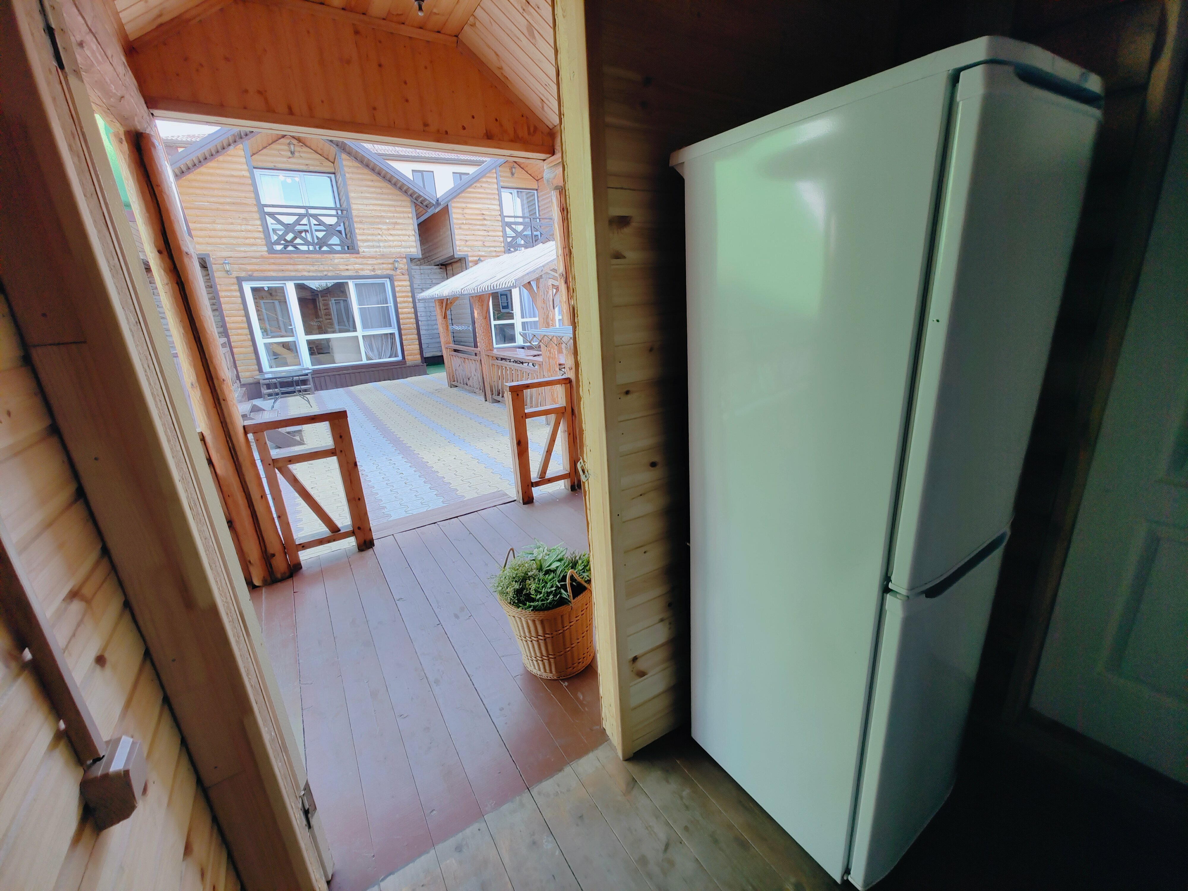 2-х комнатный дом с мини-кухней и террасой