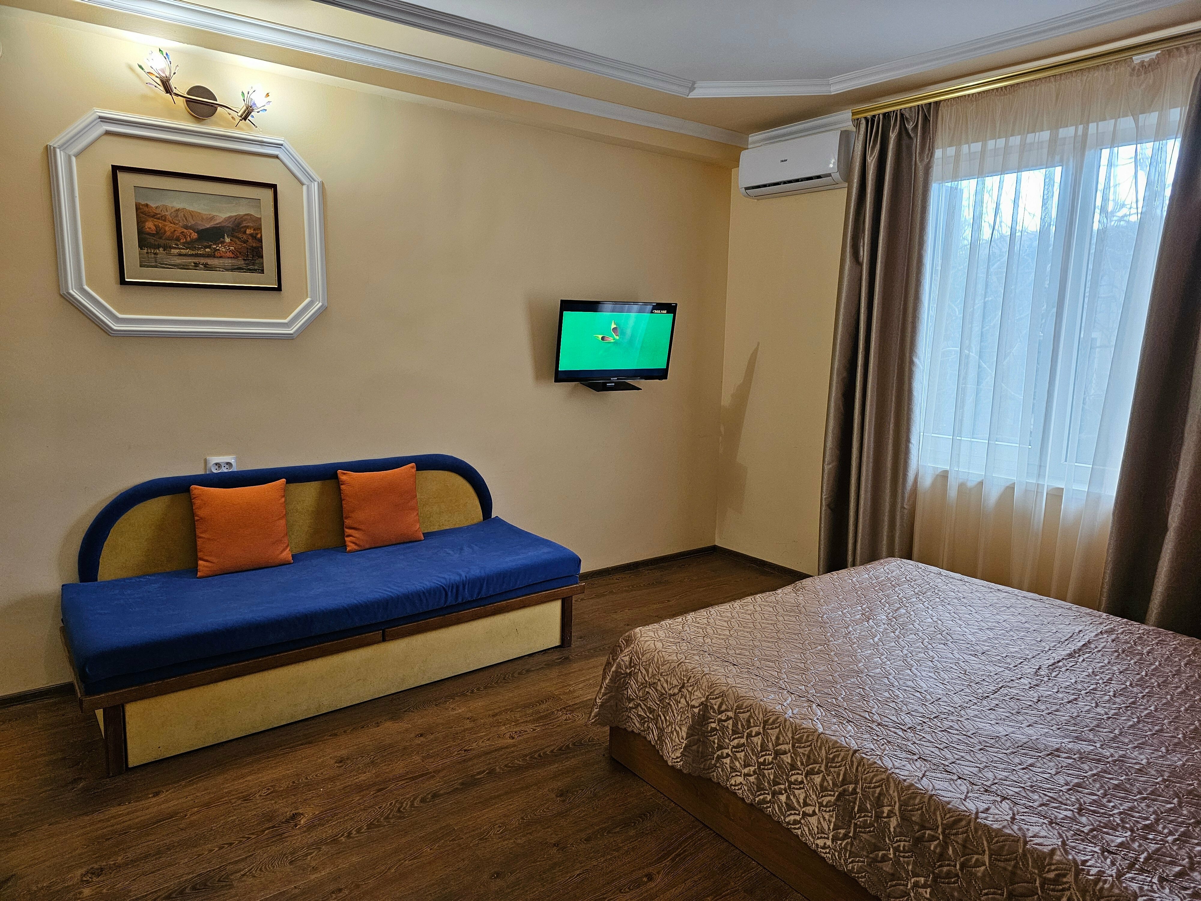 Семейный двухкомнатный номер