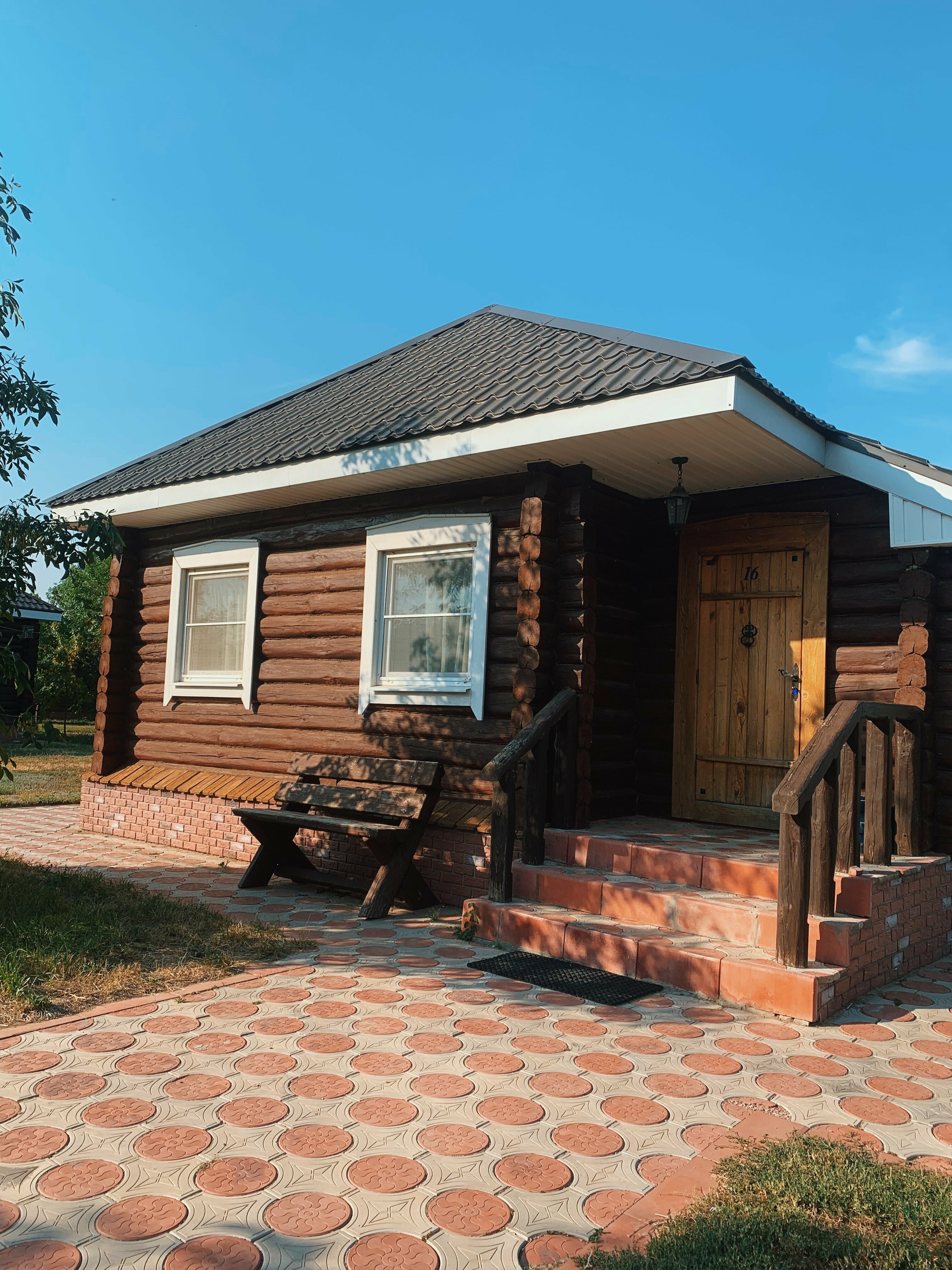 Двухместный номер с двуспальной кроватью и дополнительной кроватью