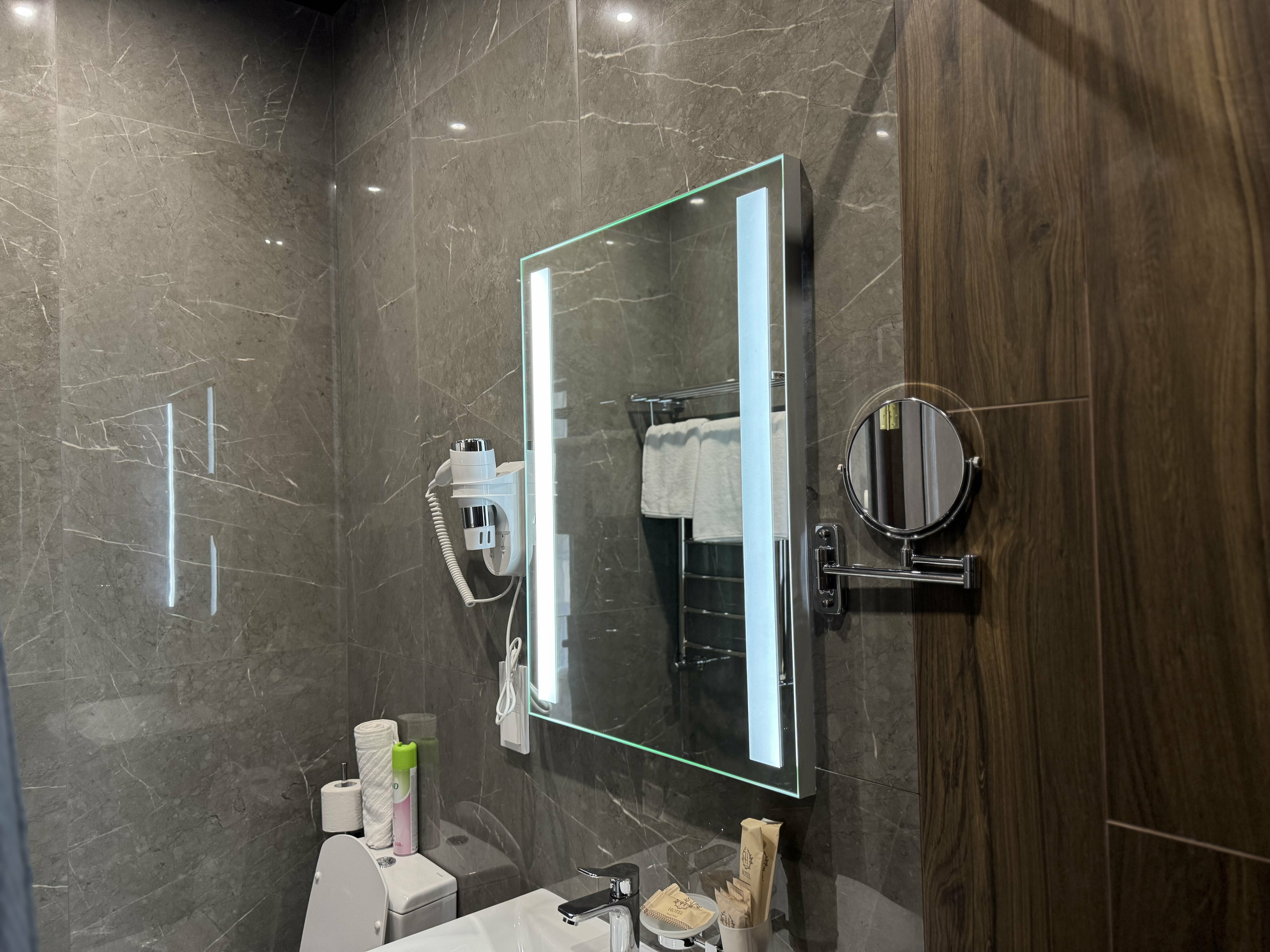 Трехместный номер «Комфорт» с душем