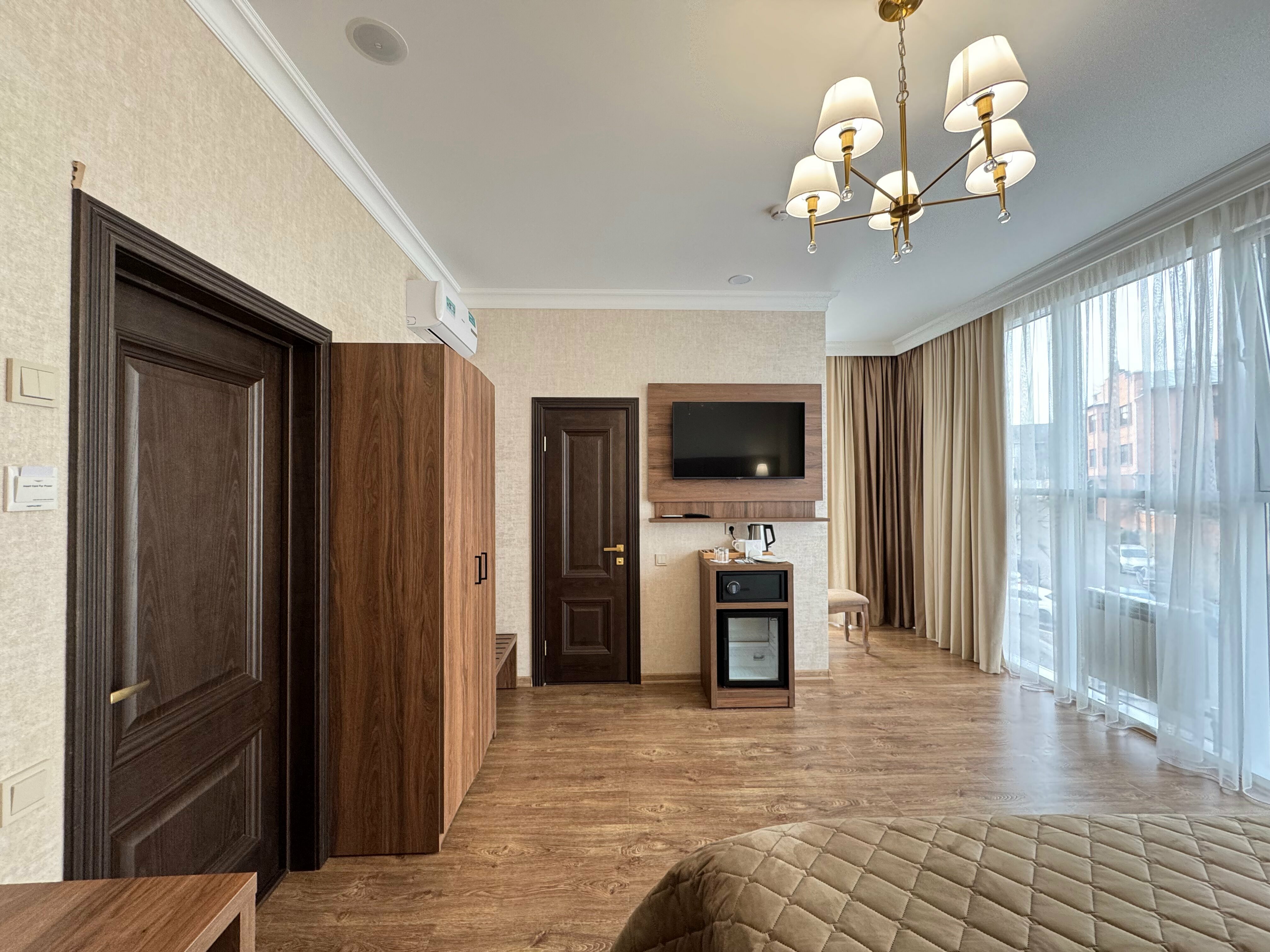 Трехместный номер «Комфорт» с душем