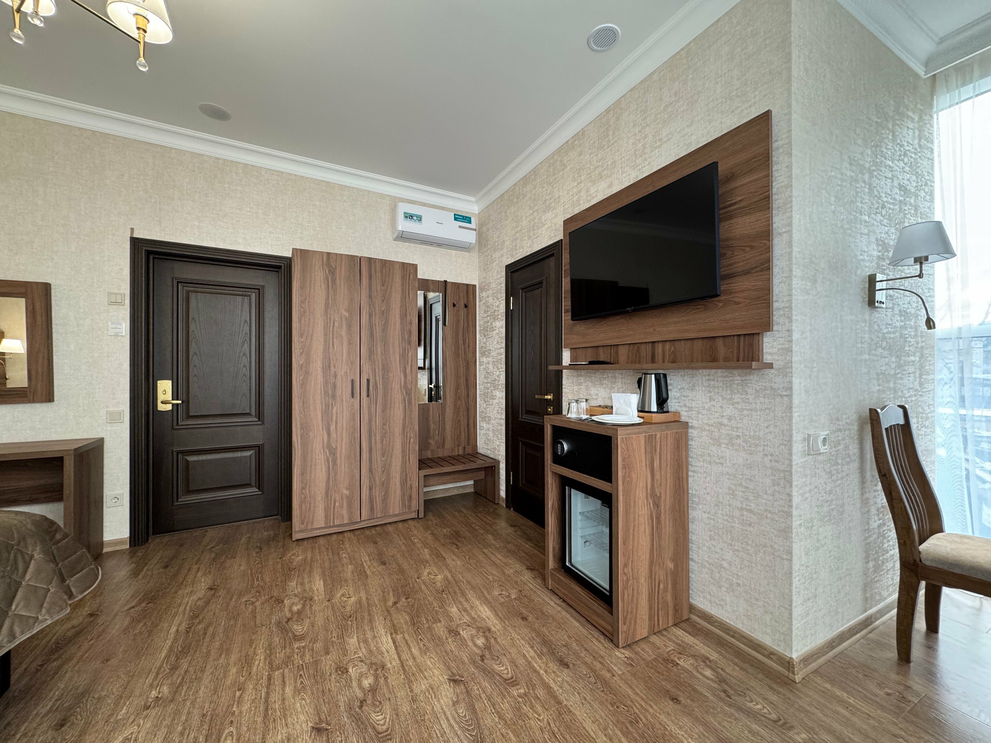 Трехместный номер «Комфорт» с душем