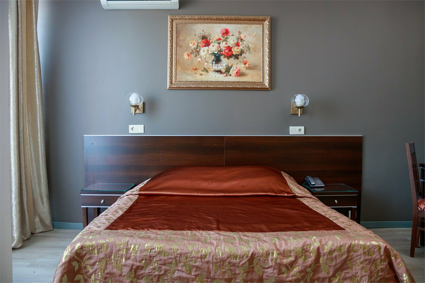 Номер с кроватью размера «queen-size»