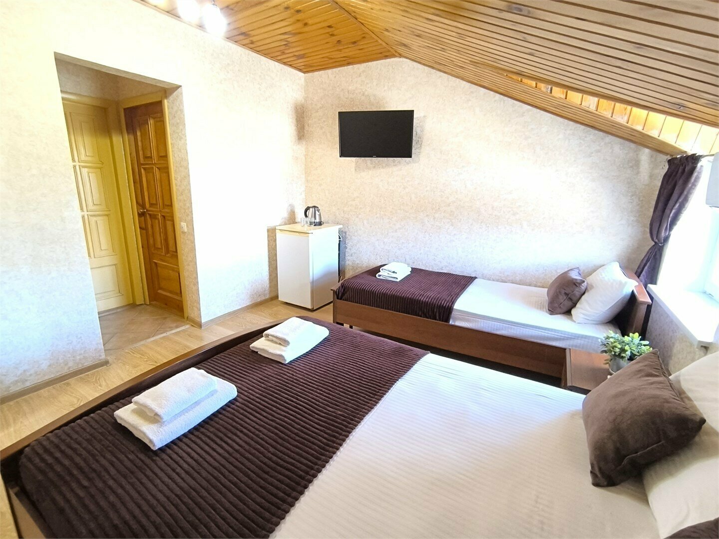 Трехместный номер "Стандарт" (мансарда 4 этаж)