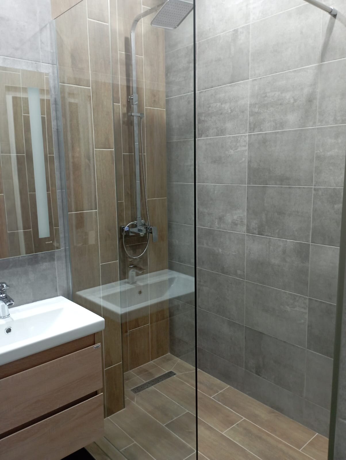 Трехместный номер «Комфорт» с душем