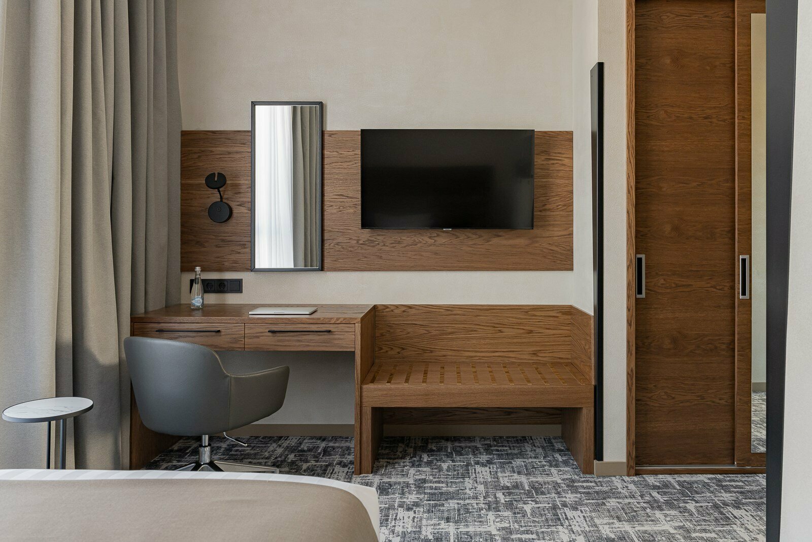 Standard Single / Стандарт Одноместный  (окна в атриум отеля)