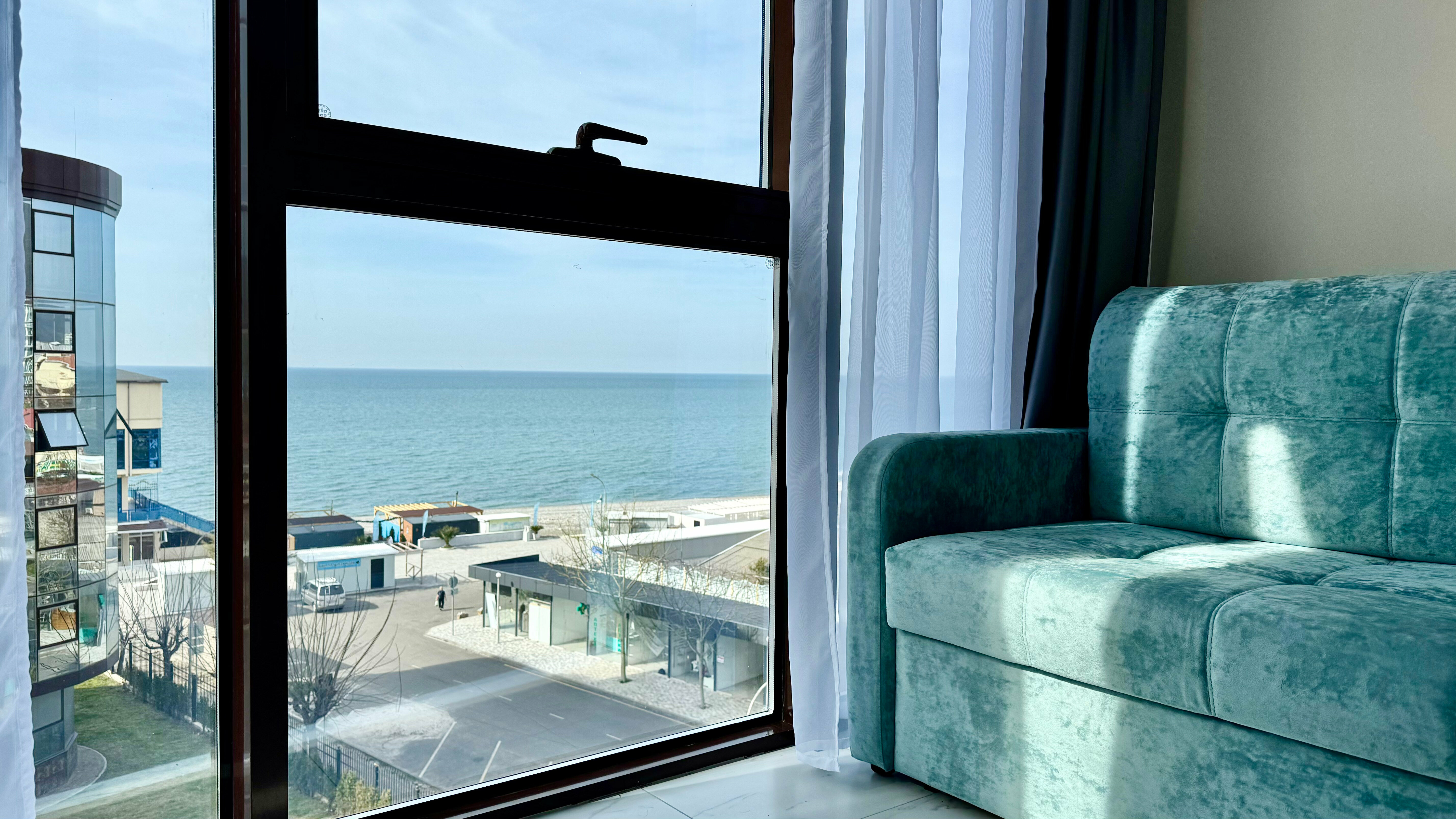 Делюкс с видом на море и балконом "OkoloMorya"