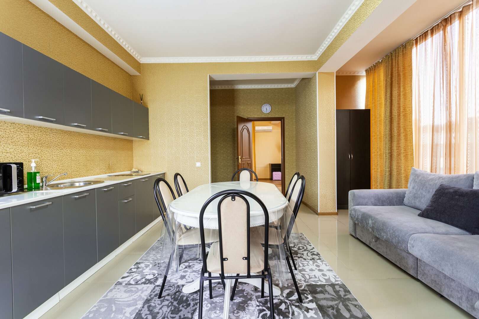 Апартаменты с балконом