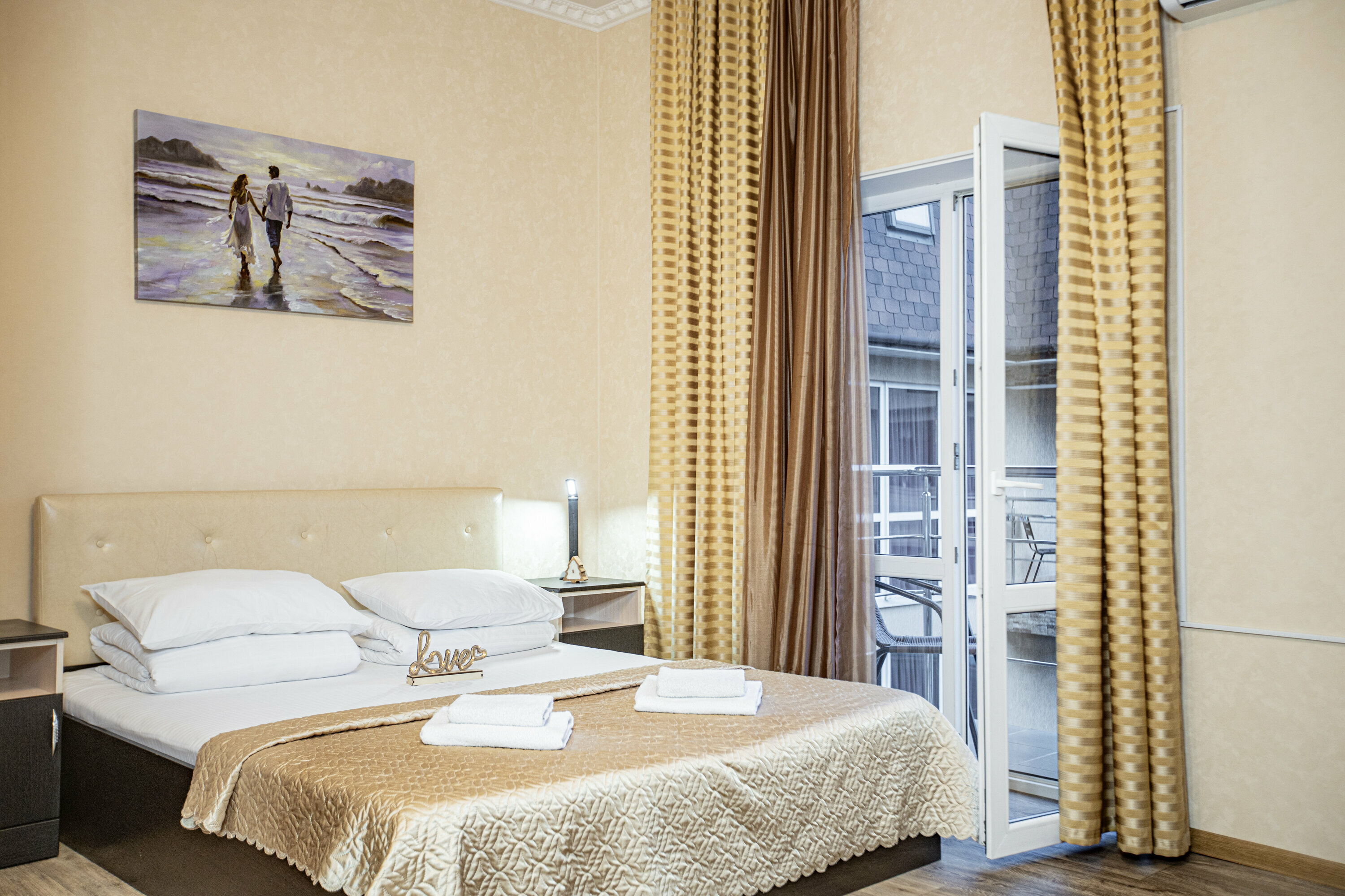 Апартаменты с балконом