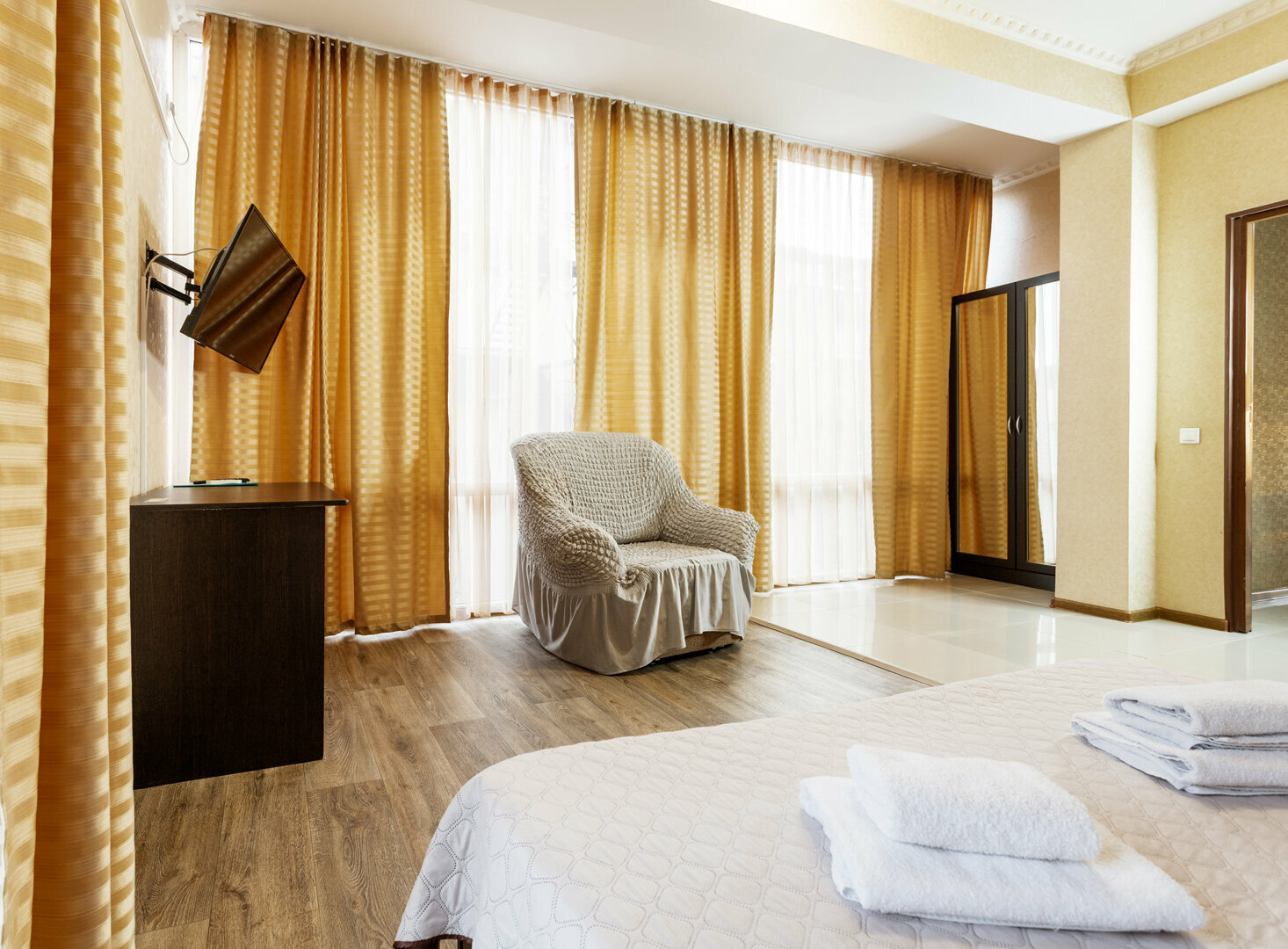 Апартаменты с балконом