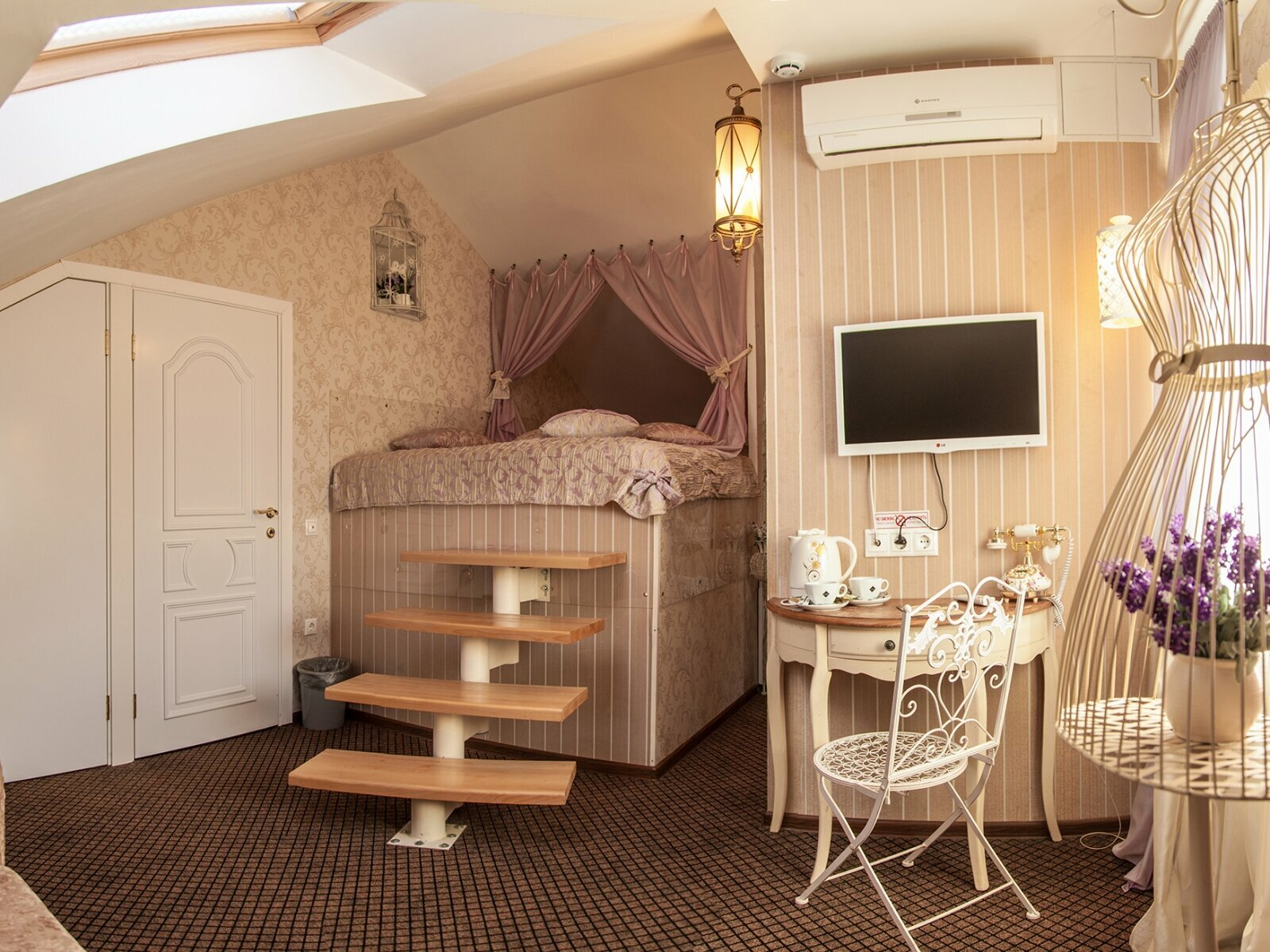 Двухместный номер с 1 кроватью и гидромассажной ванной