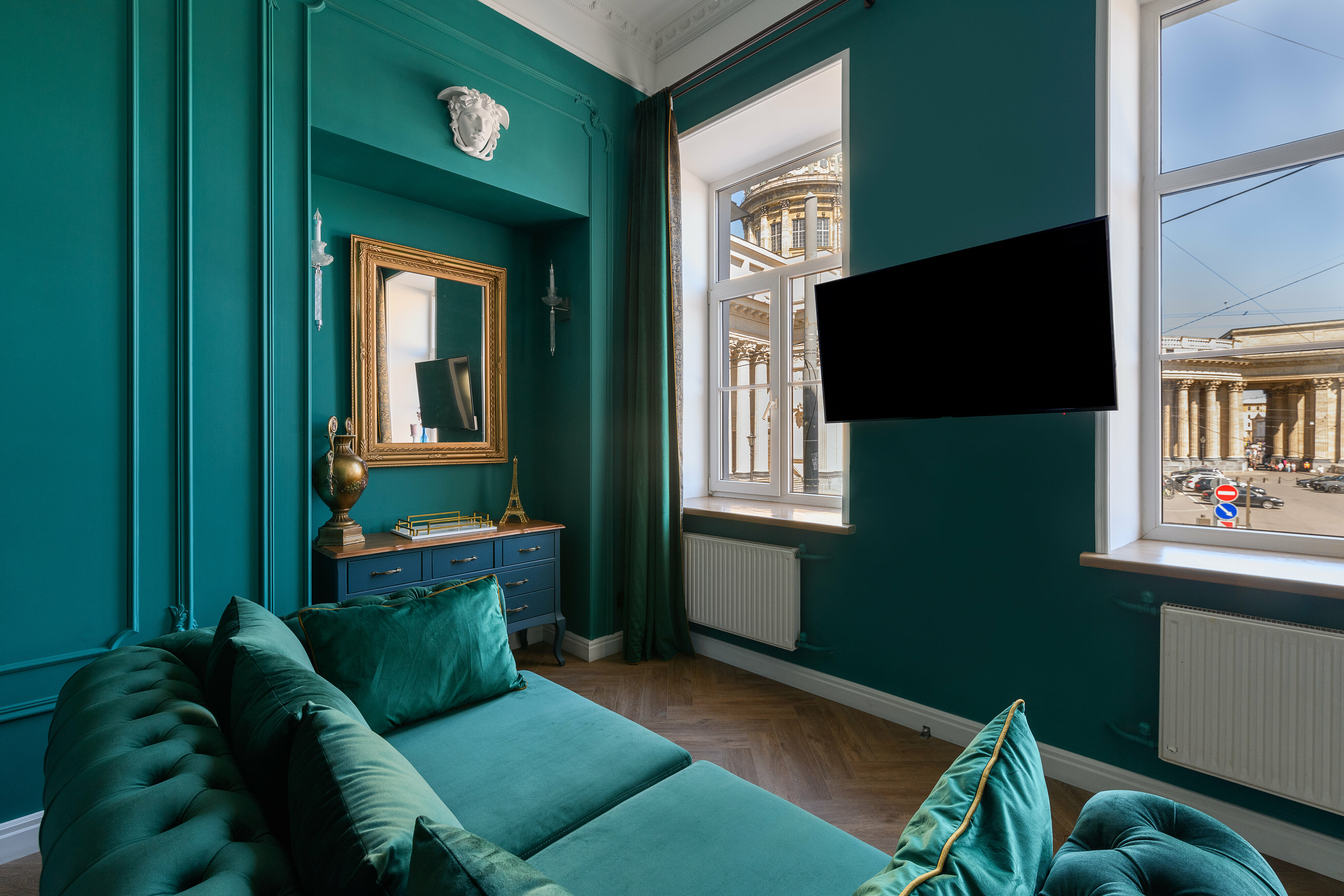 Двухкомнатные апартаменты с видом на Казанский Собор