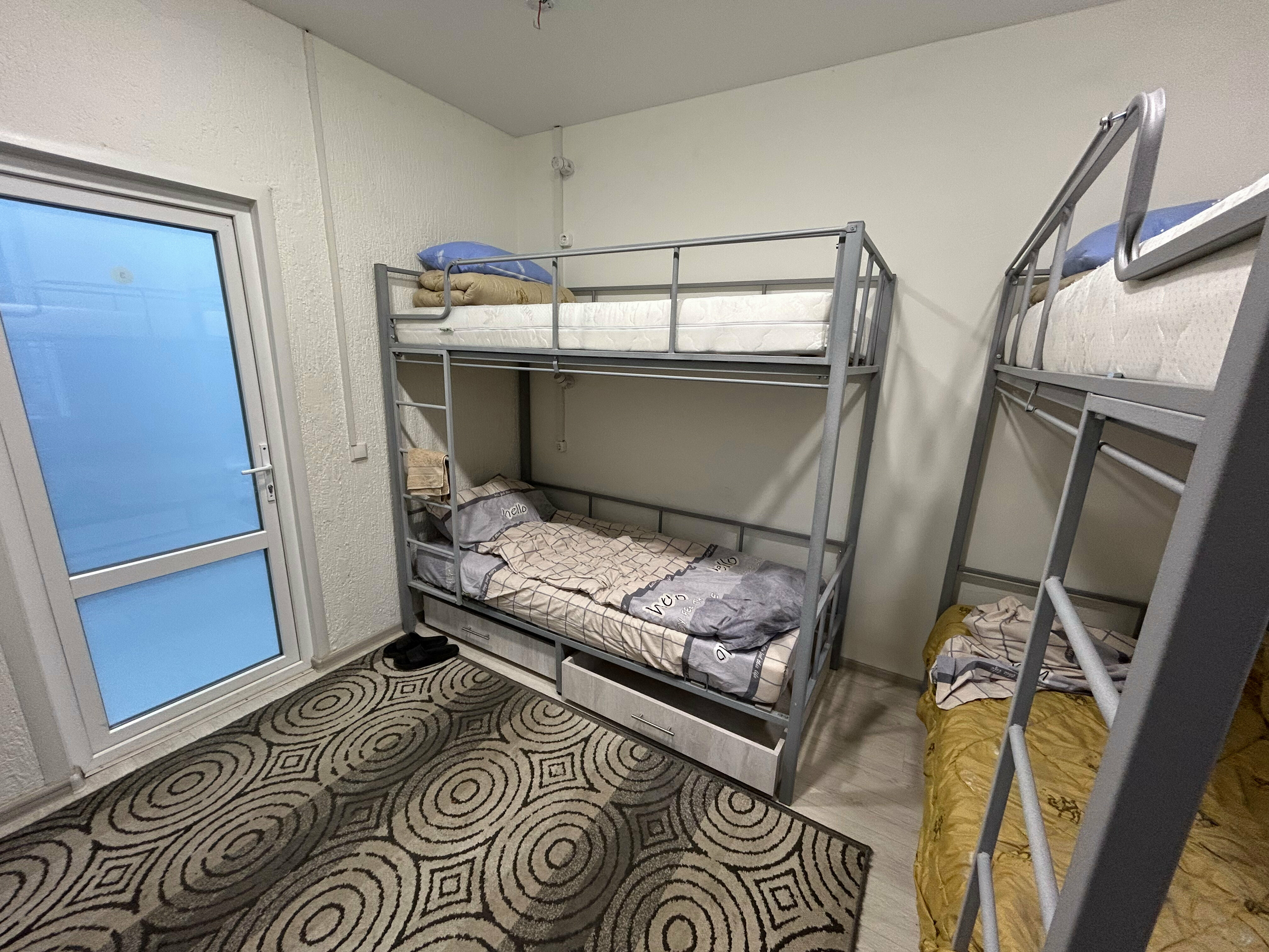 Общий 6-местный номер для мужчин и женщин