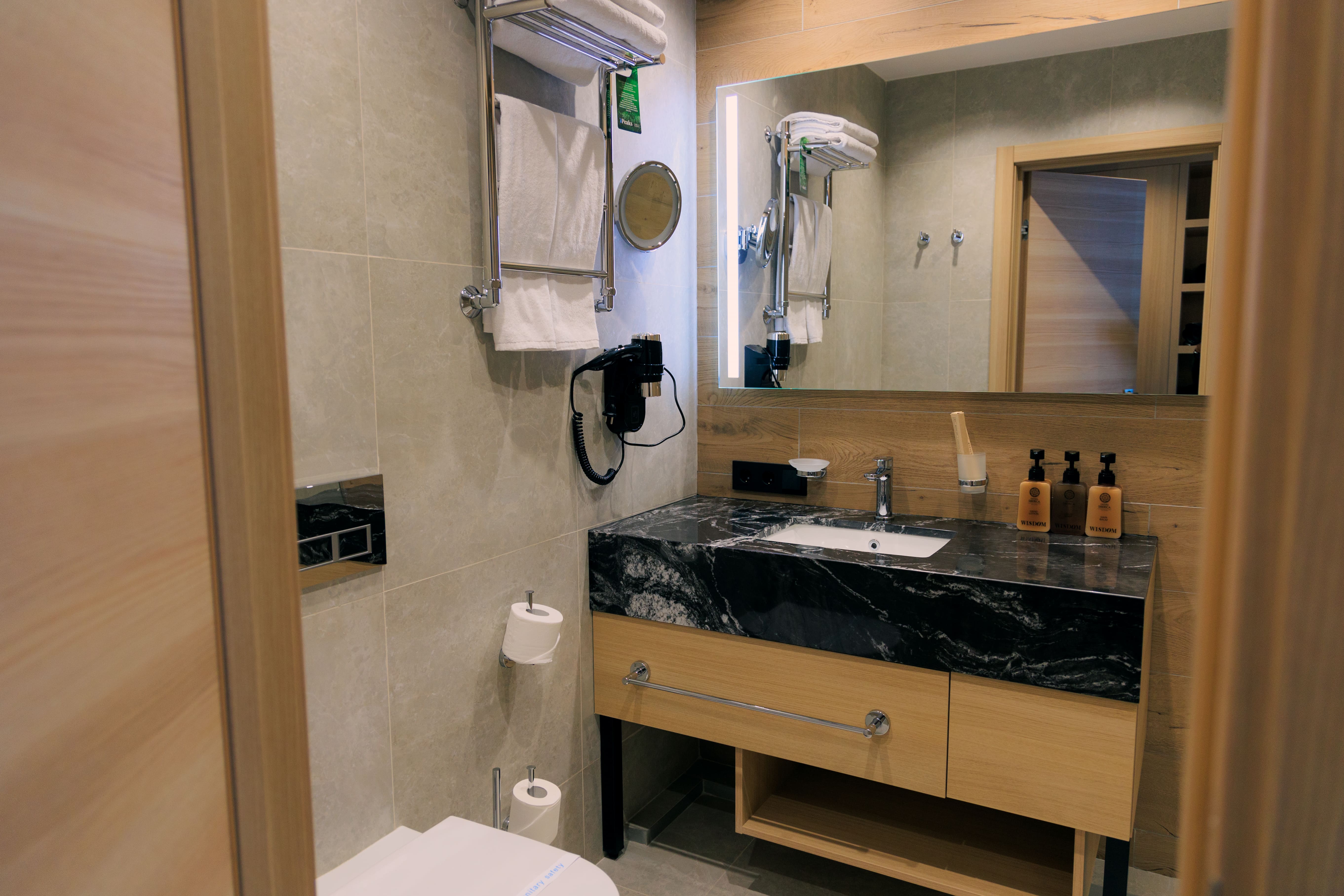 Двухместный номер с 1 кроватью или 2 отдельными кроватями и балконом