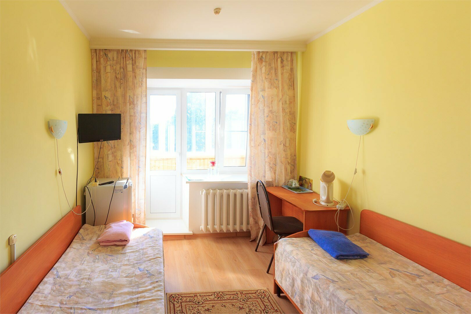 Двухместный номер с 2 отдельными кроватями и балконом