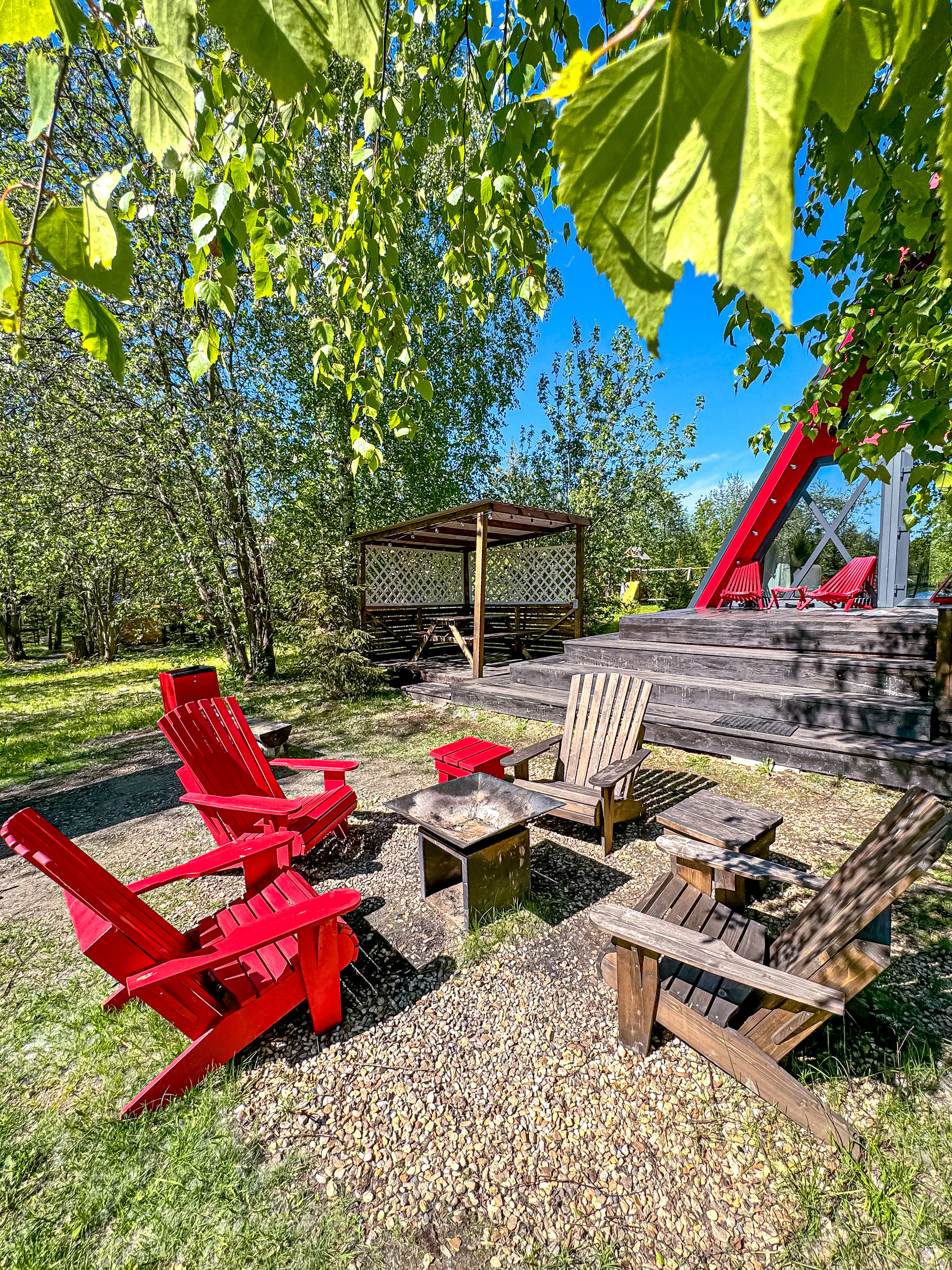 А-фрейм дом с фурако с прямым выходом к реке