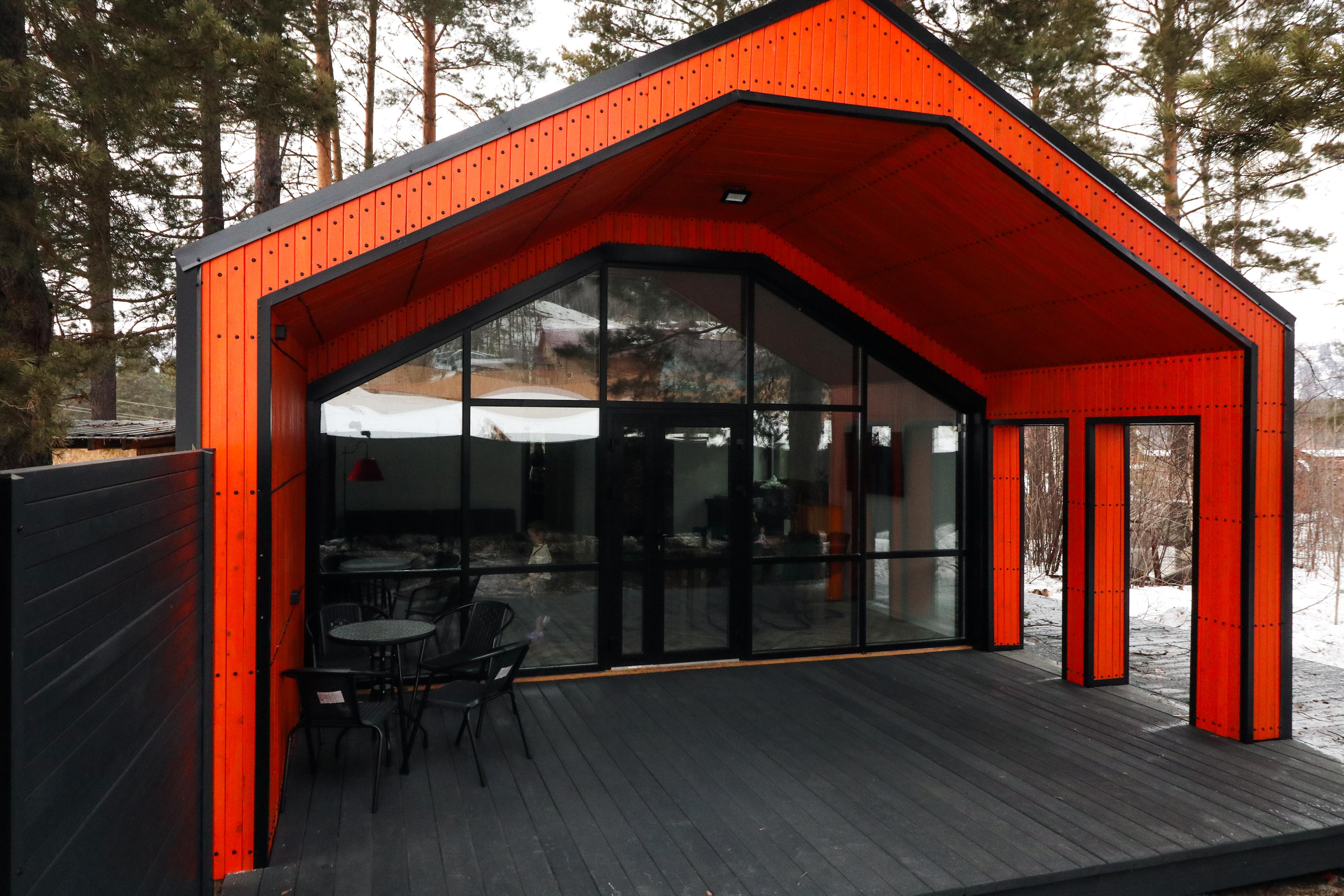 Оранжевый дом на 6 человек