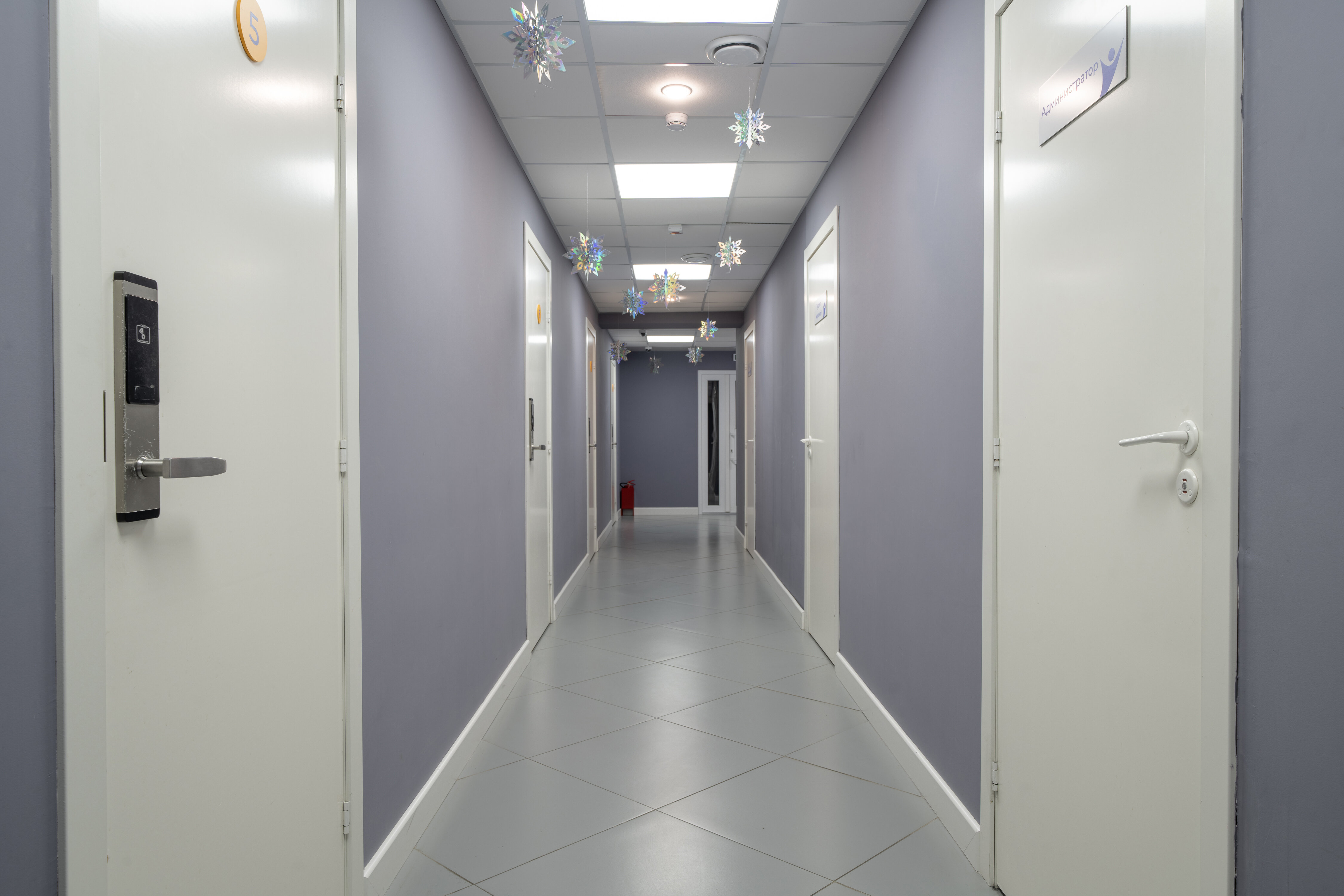 Кровать в общем 6-местном номере для женщин