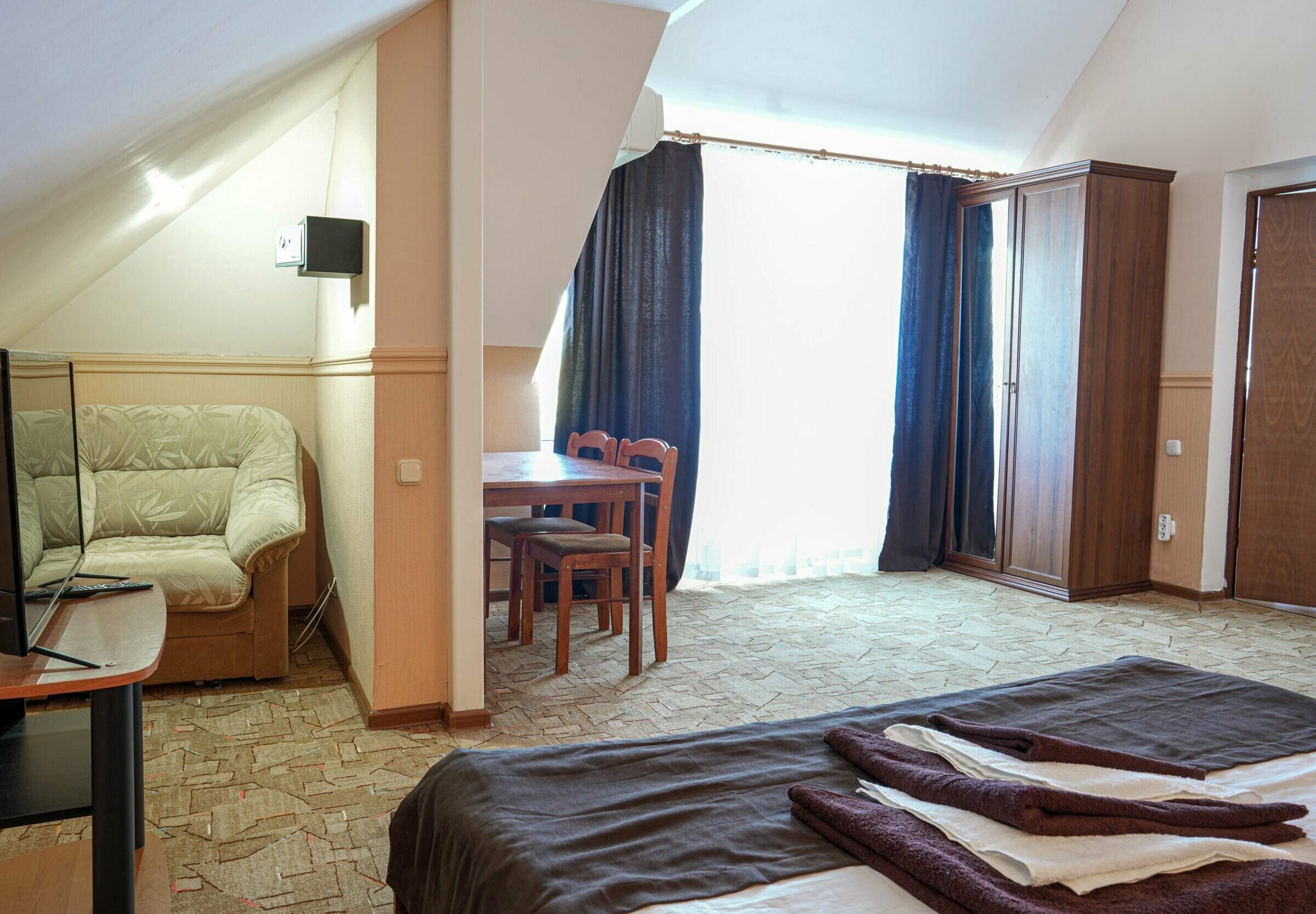 Семейный 2х комнатный номер с балконом (5 человек)