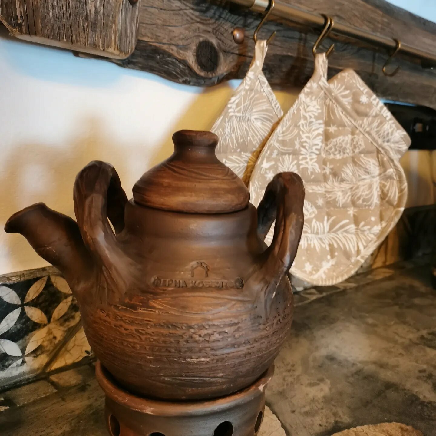 нора ГРУТА заезд с 15:00, выезд до 12:00 (Основное двуспальное место матрас в нише и доп место матрас на пол (односпальный))