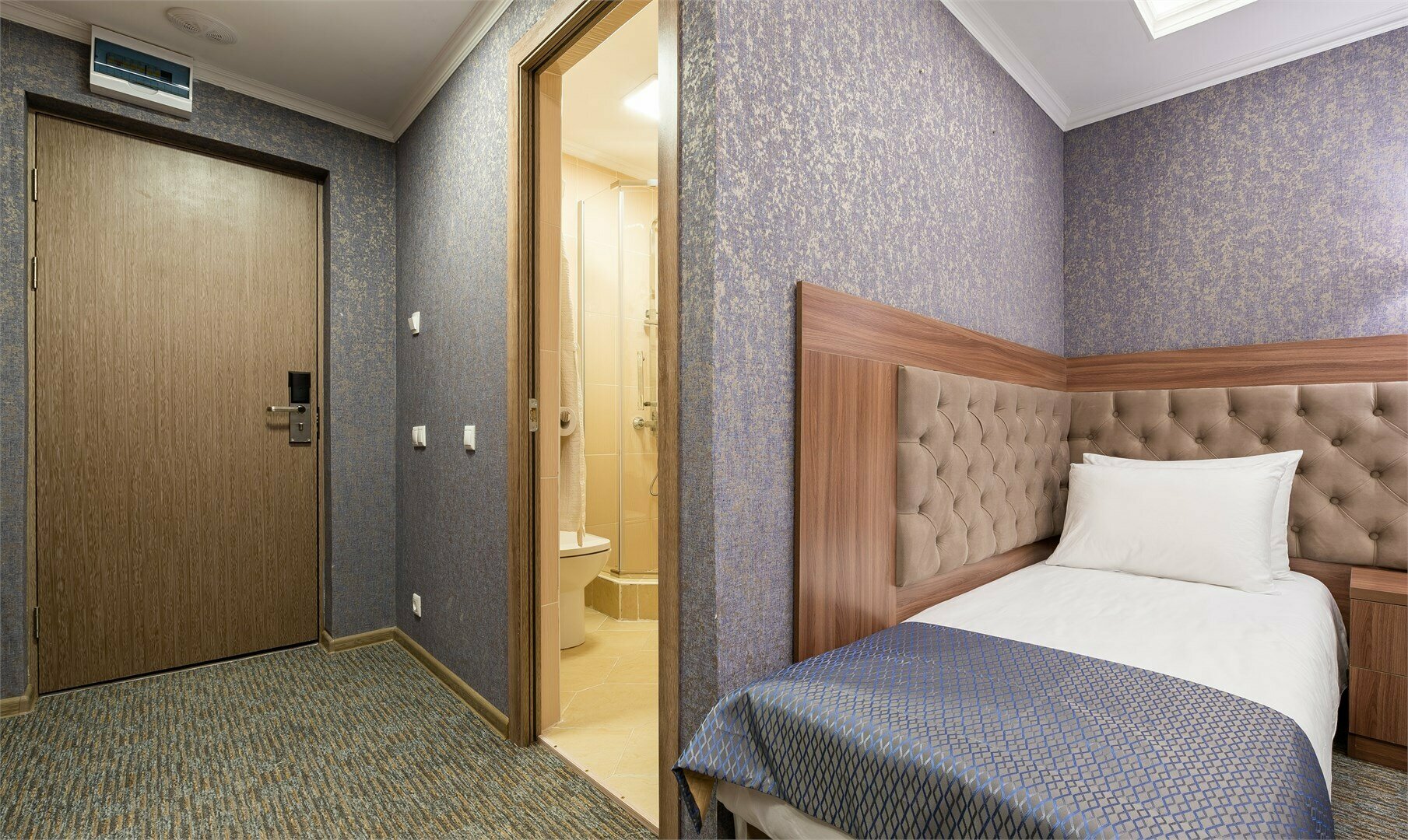 Улучшенный двухместный номер с 2 отдельными кроватями