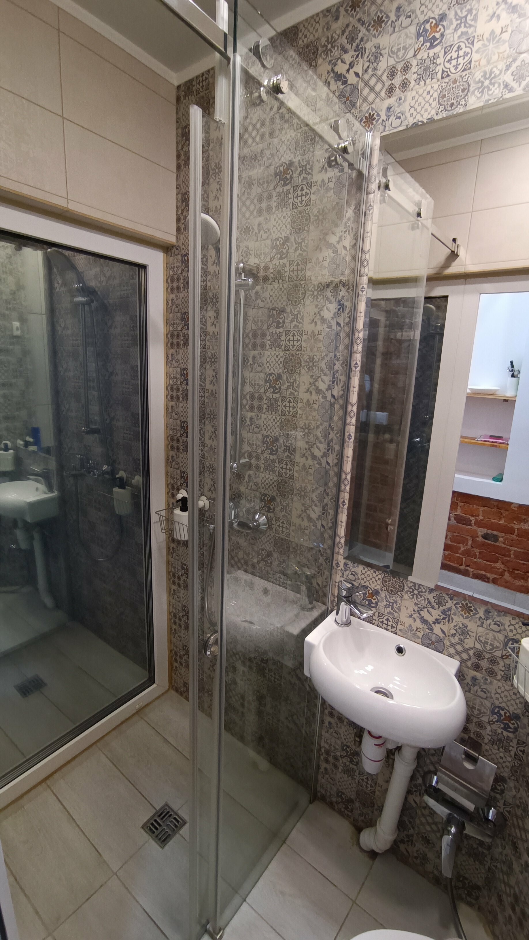 Компактный одноместный номер "с шармом", вид во двор, вмещает 2х гостей