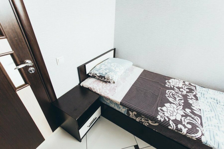 Одноместный номер Эконом(Туалет и душ на этаже)