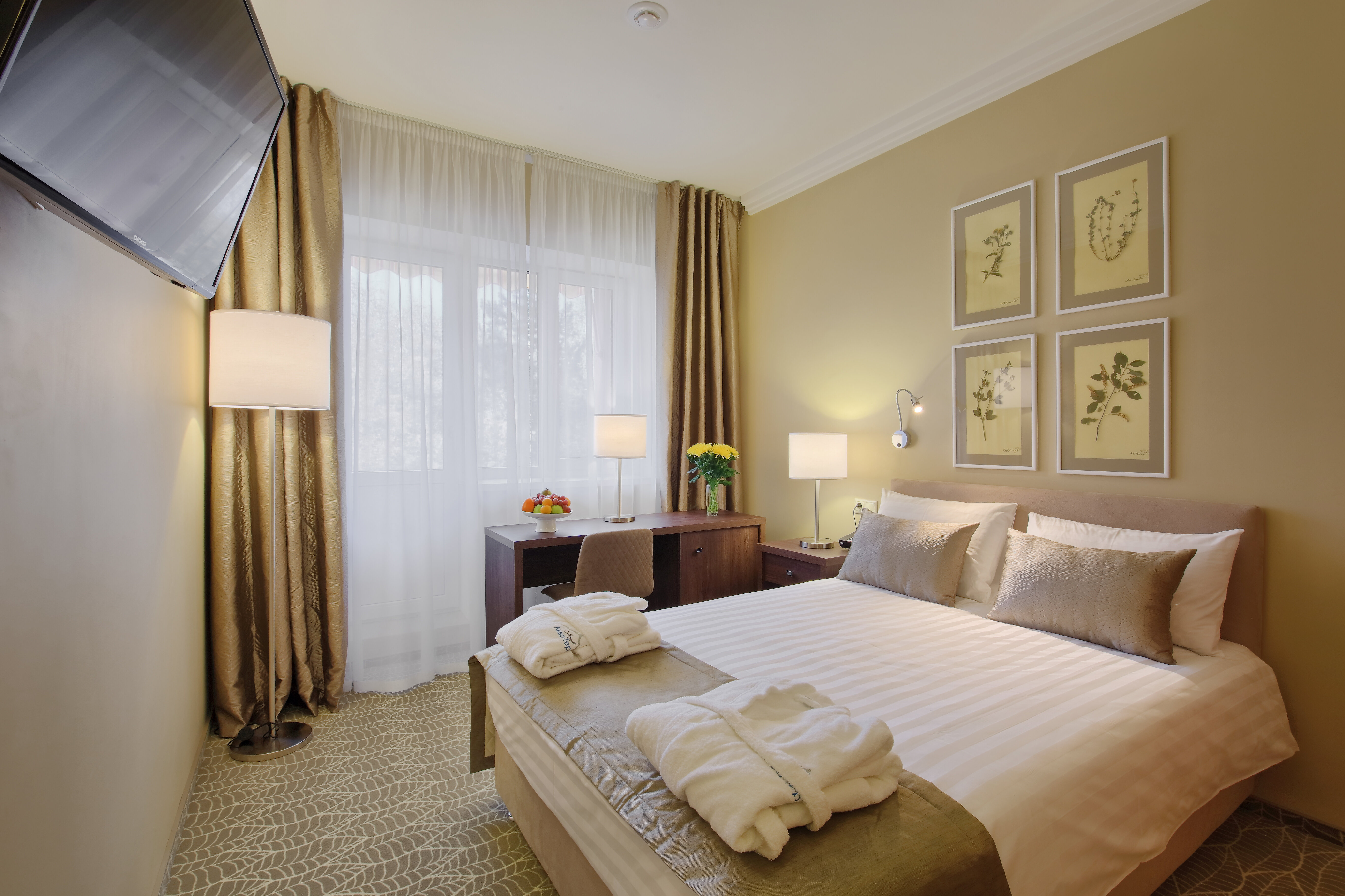 Стандарт (вид во двор)