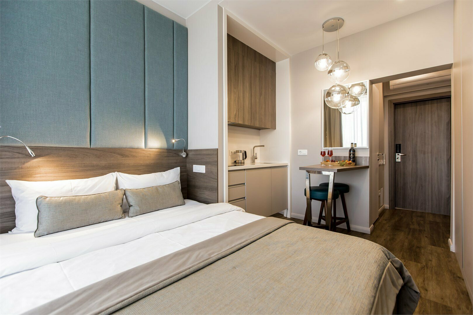 Студия с видом на море