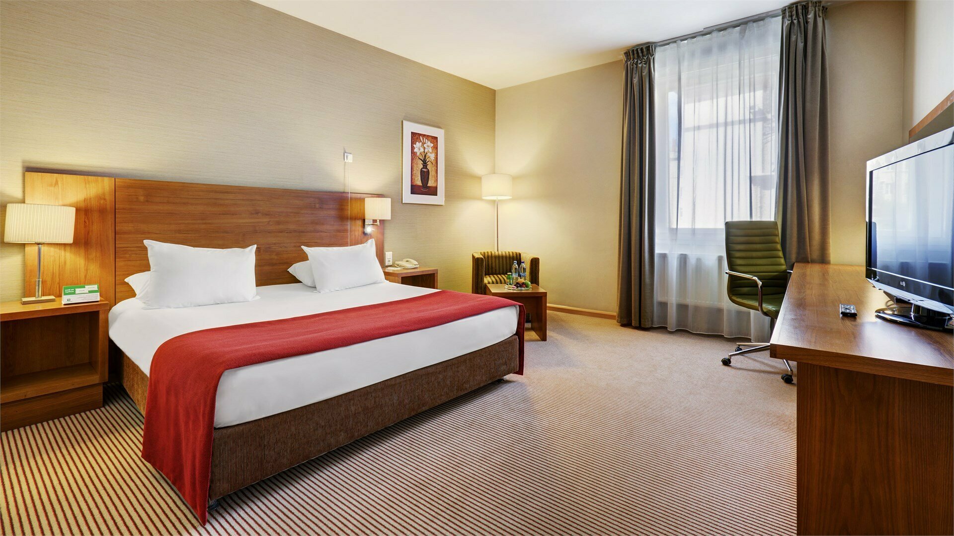 Cтандартный номер с большой двуспальной кроватью