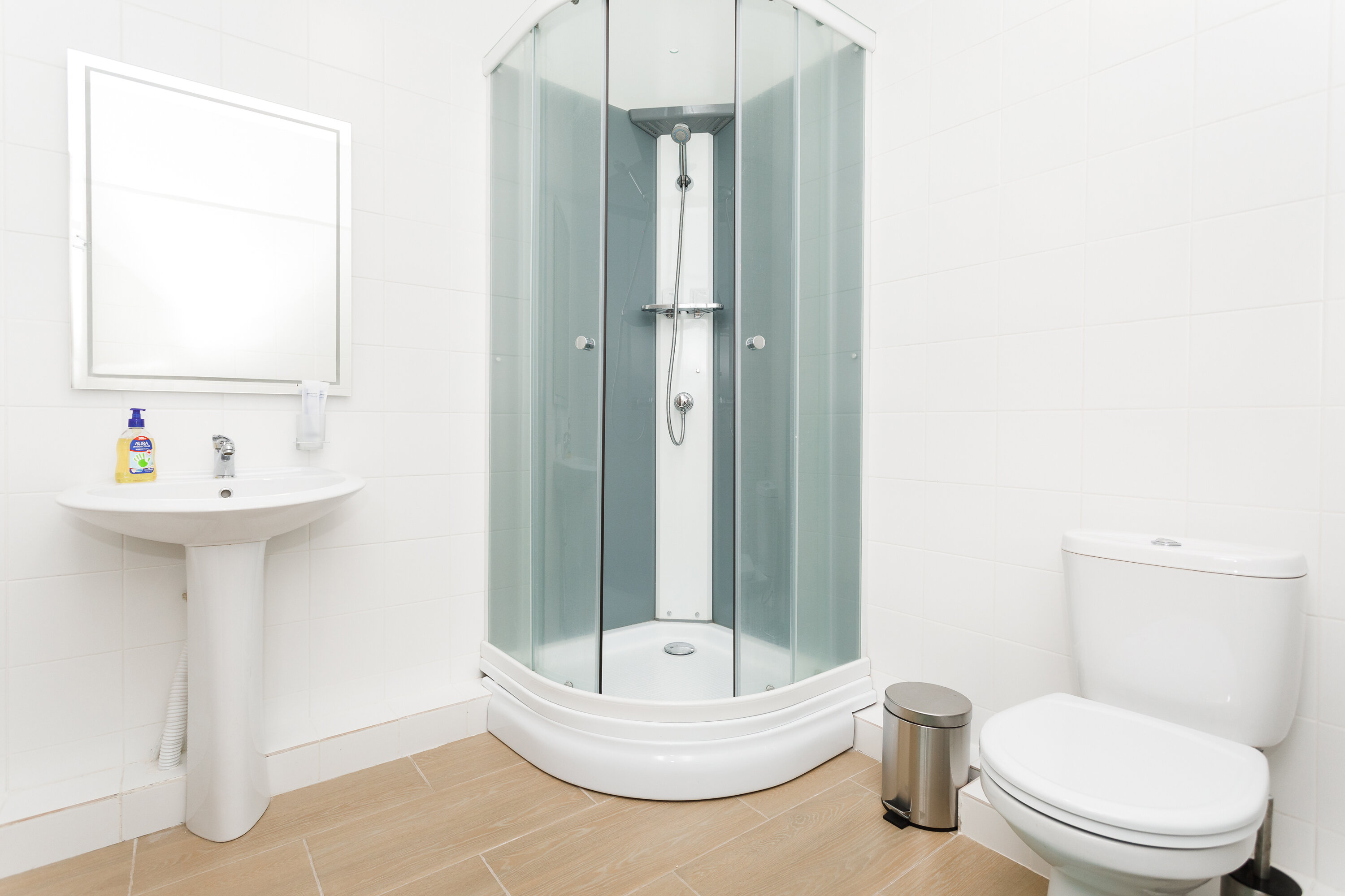 3. Просторный Четырехместный номер (15)