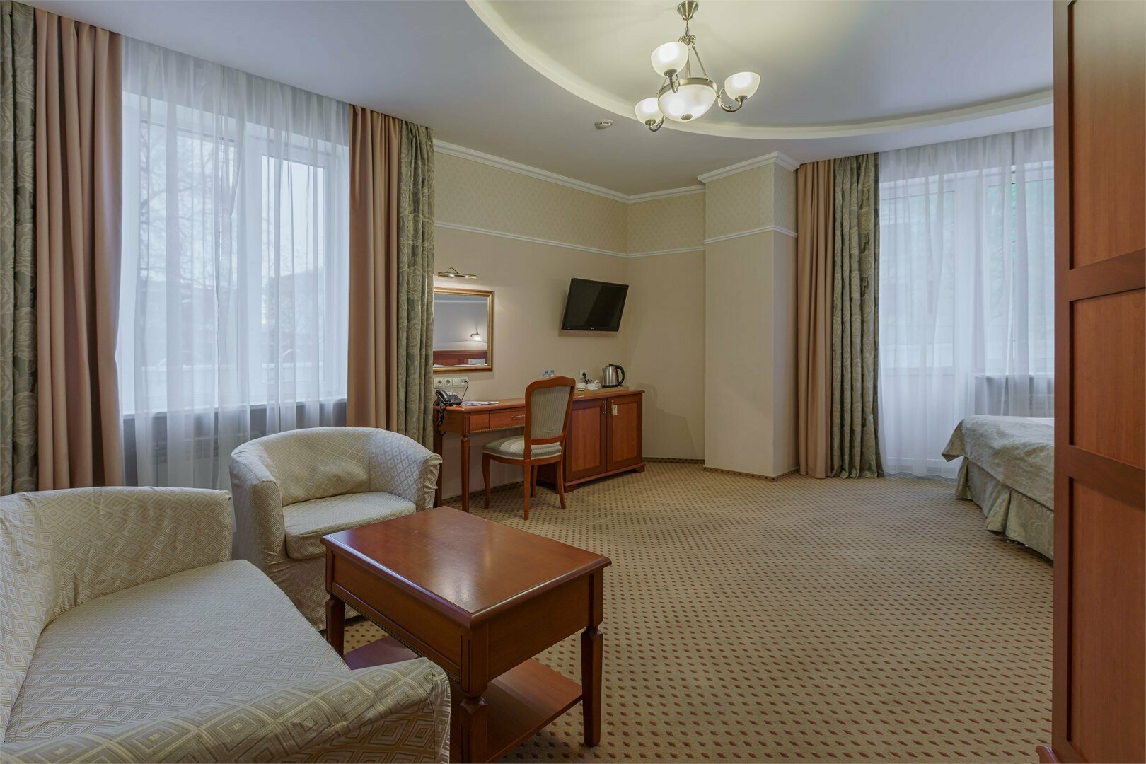 JUNIOR SUITE