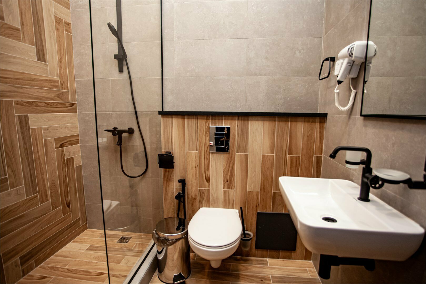 Бизнес с 1 большой кроватью