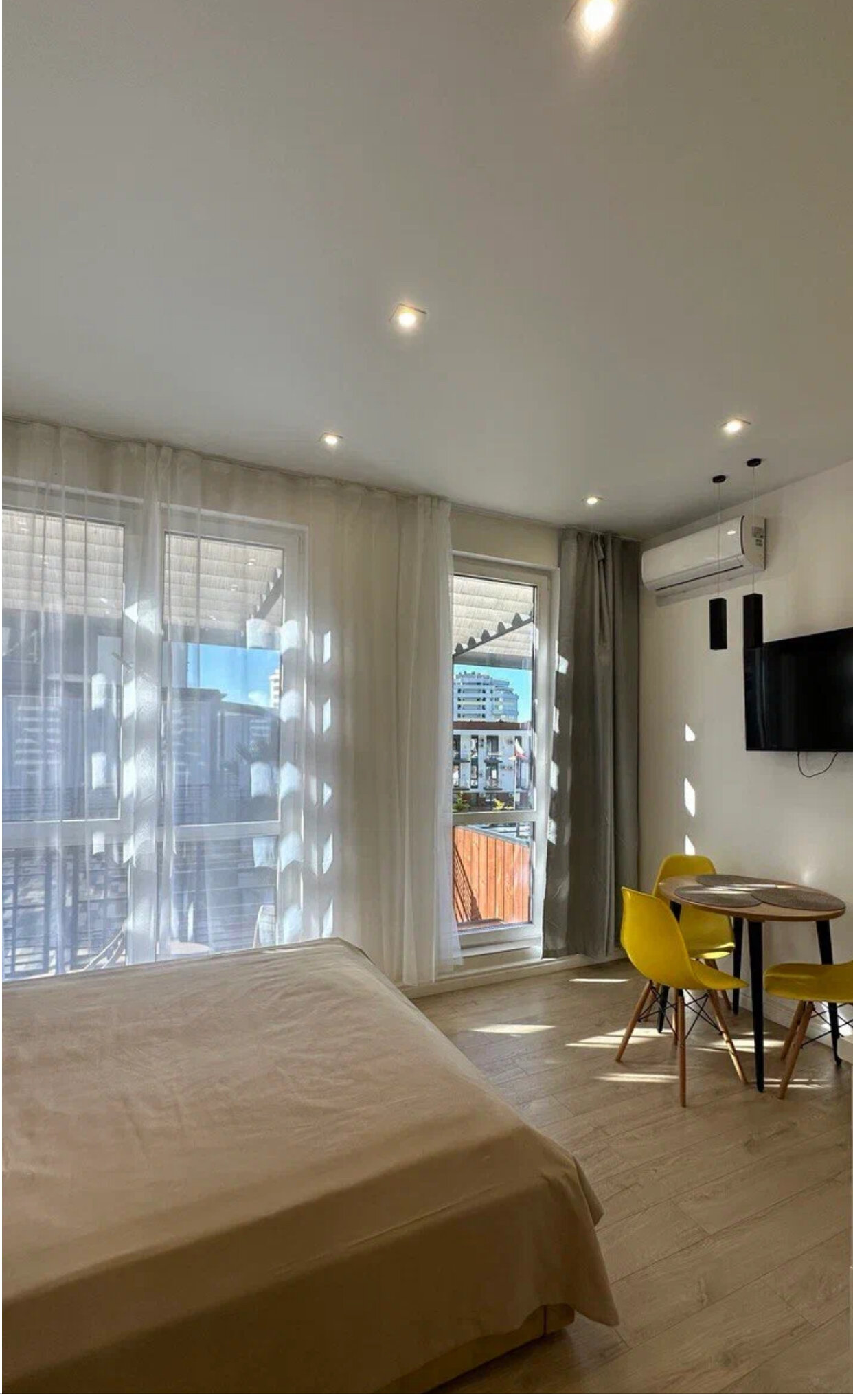 Трехместный номер с террасой