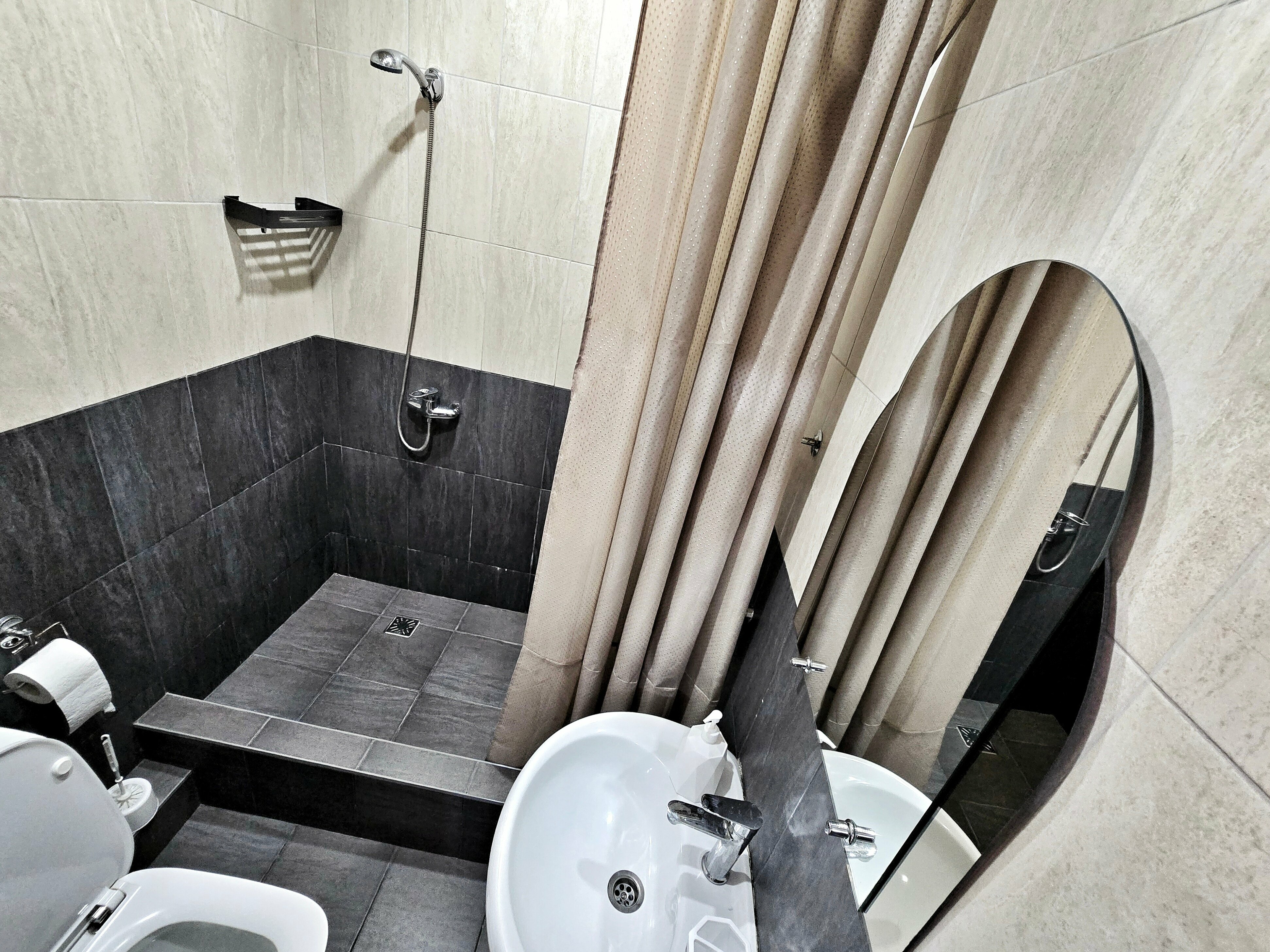 6. Стандарт на 2-4чел. (3 этаж, индивидуальный сан.узел на этаже)