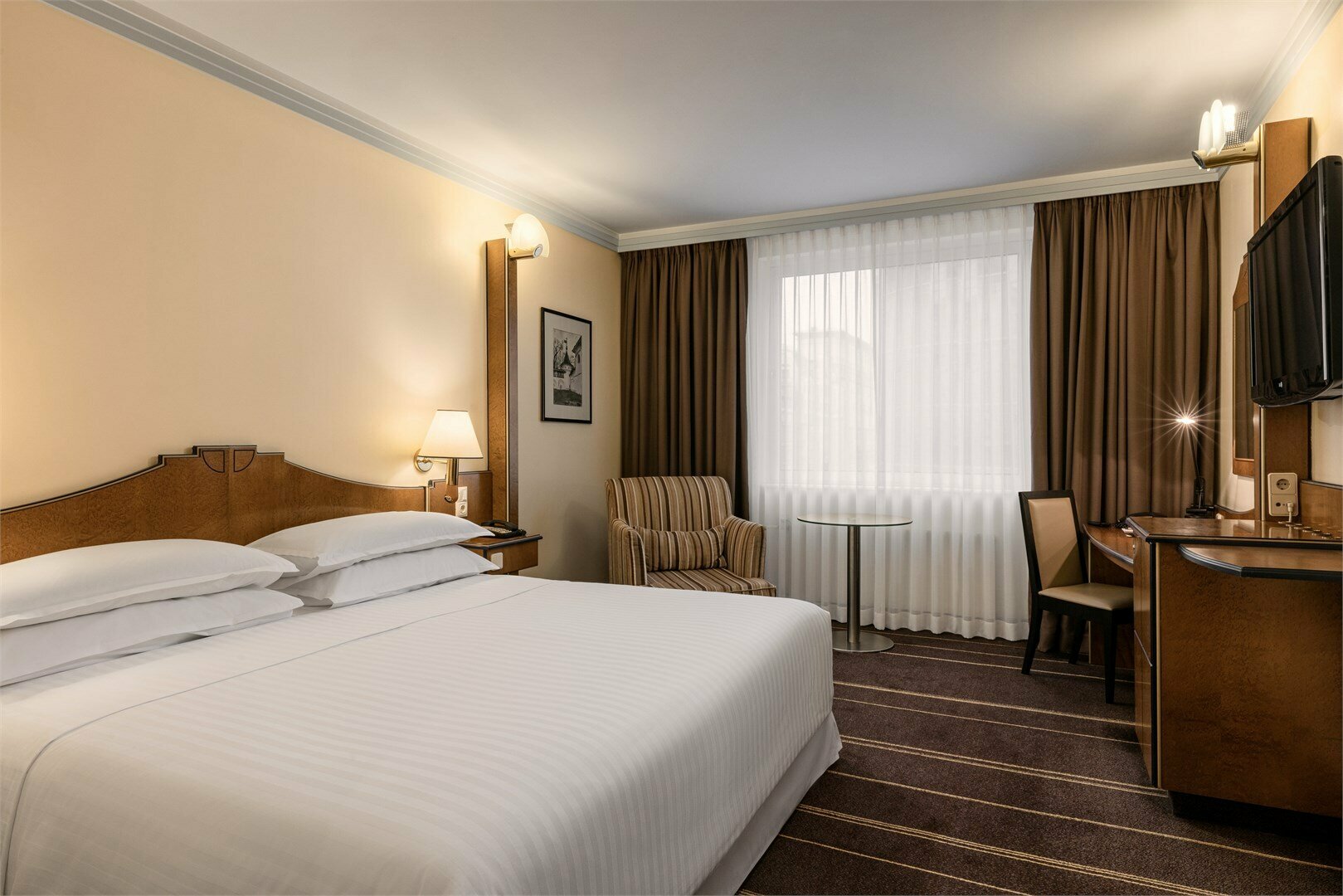 Классический номер с одной большой кроватью