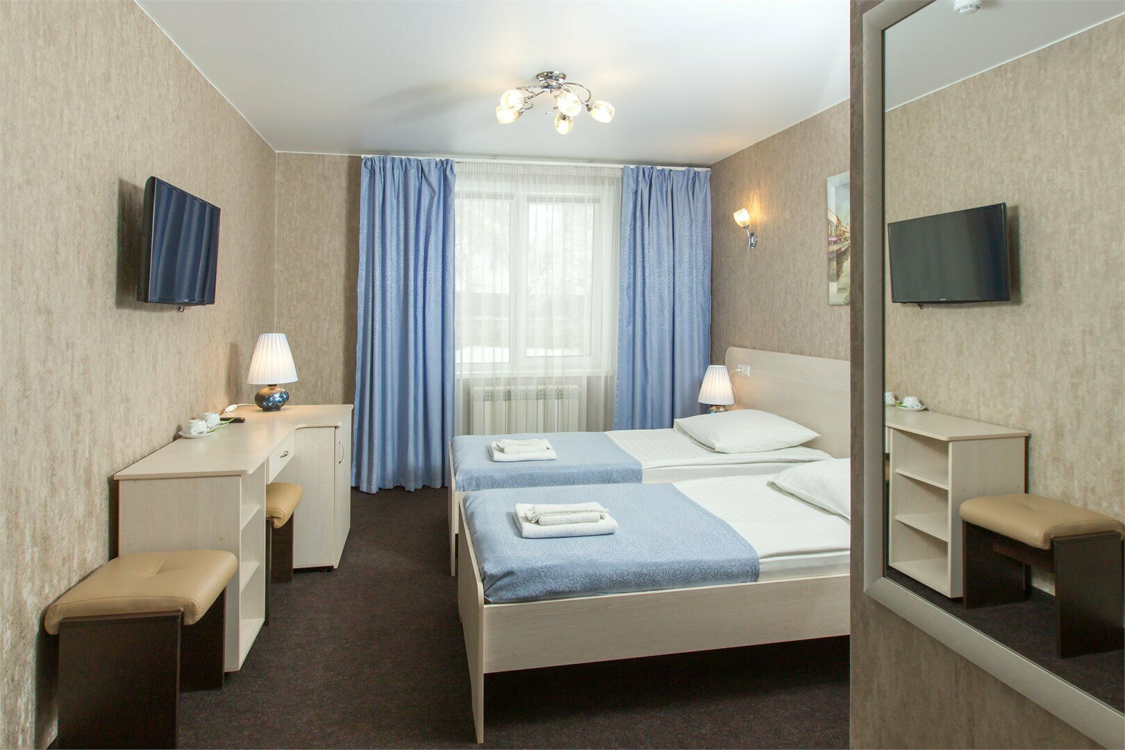 Улучшенный двухместный номер с 2 отдельными кроватями