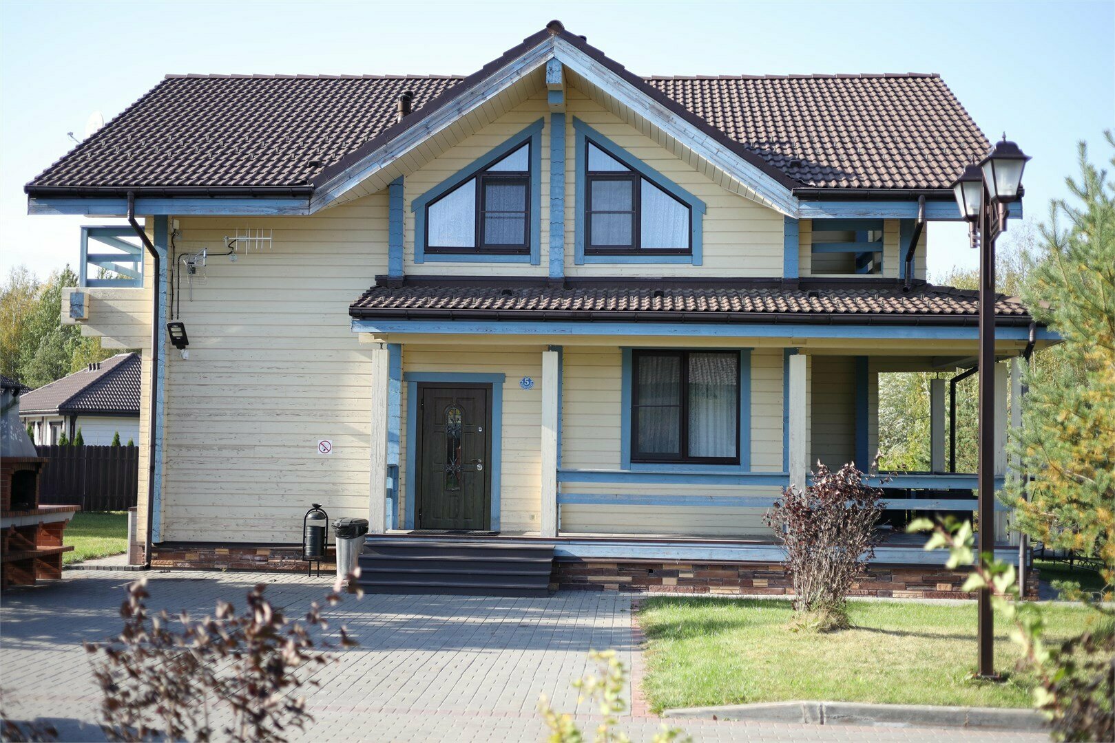 Двухэтажный коттедж "Новогодний" (5 спален)