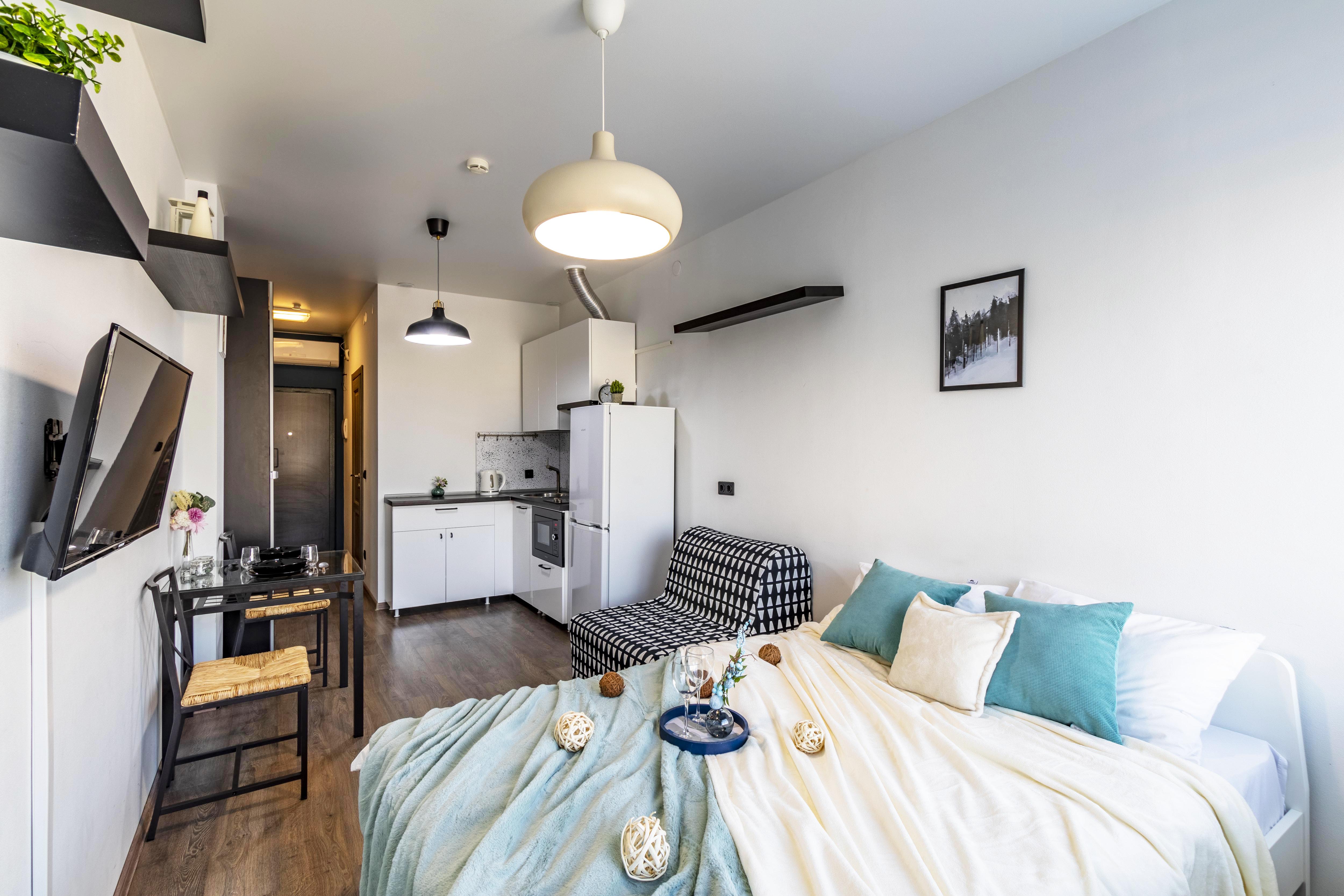 13. Трёхместный номер с видом на город (12)